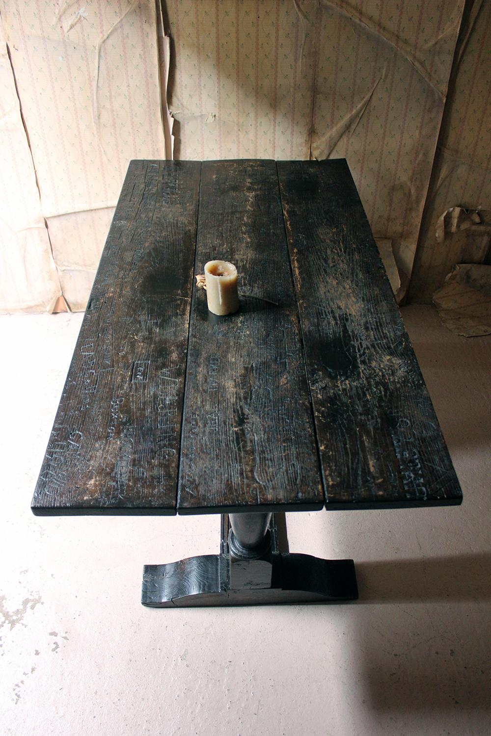 Unique 19th Century Graffitied Oak Refectory Table In Good Condition In Bedford, Bedfordshire