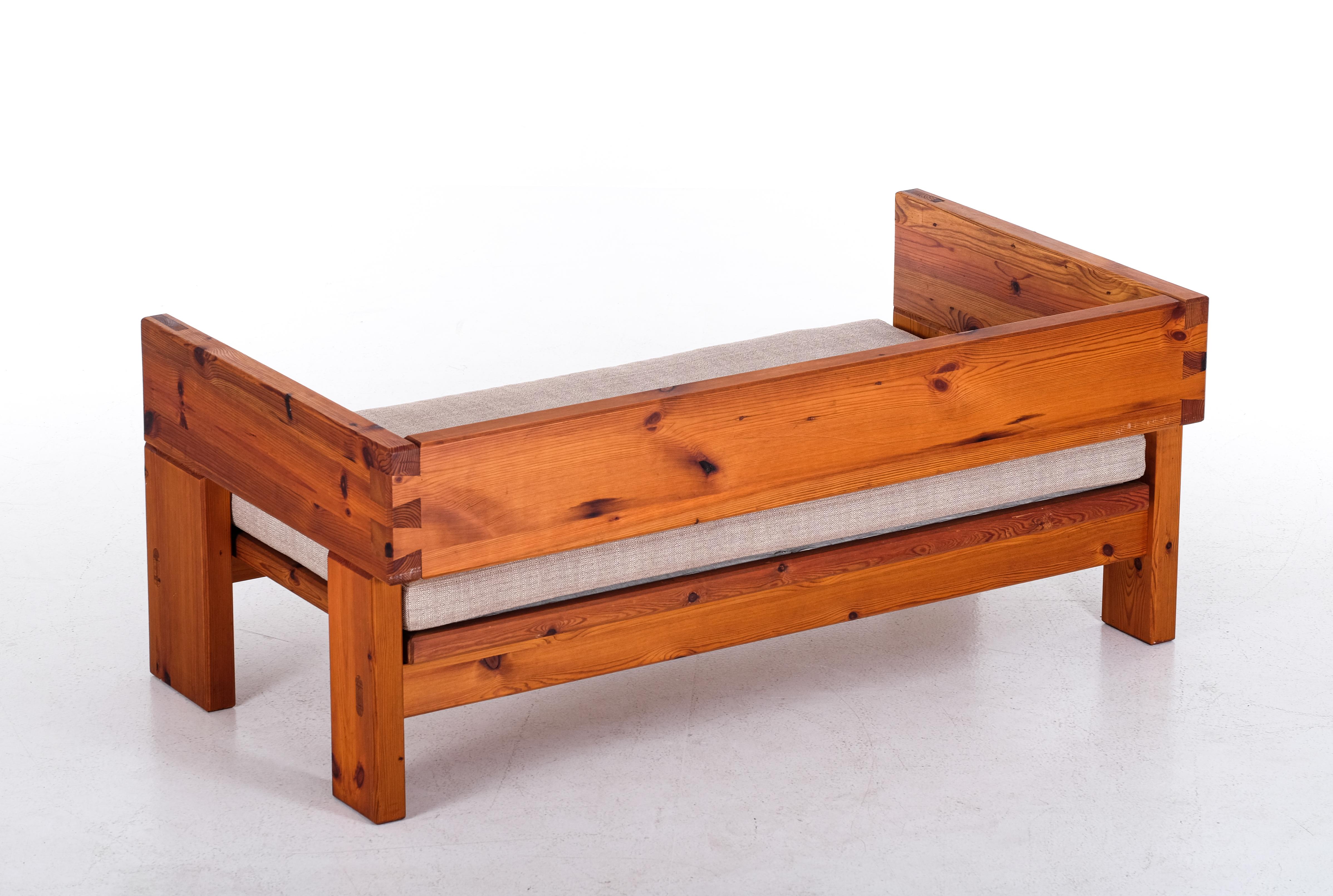 Unique 2-seater sofa by Roland Wilhelmsson, Sweden, 1970s For Sale 4