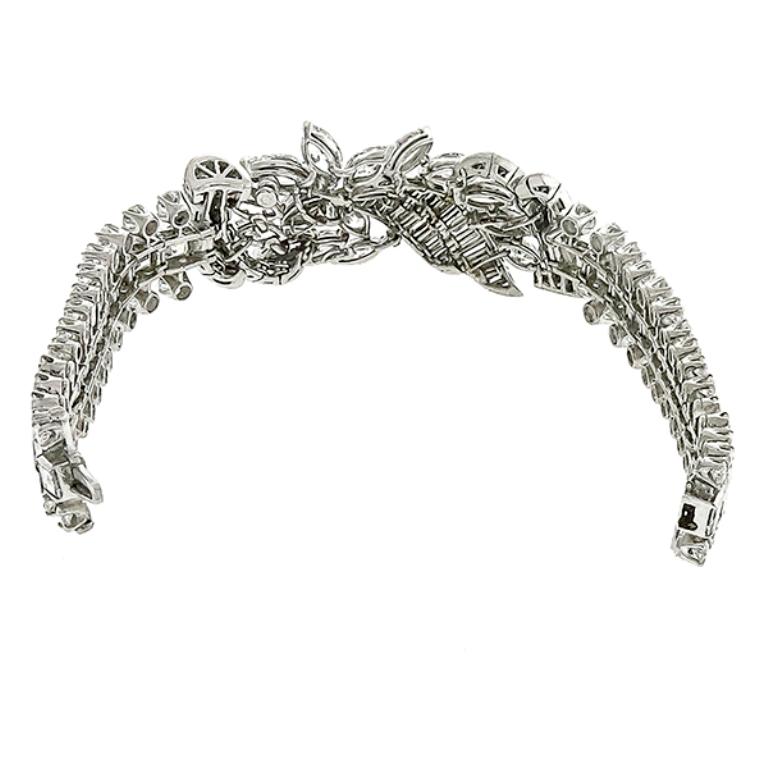 Unique 25 Carat Diamond Cluster Gold Floral Bracelet In Excellent Condition For Sale In New York, NY
