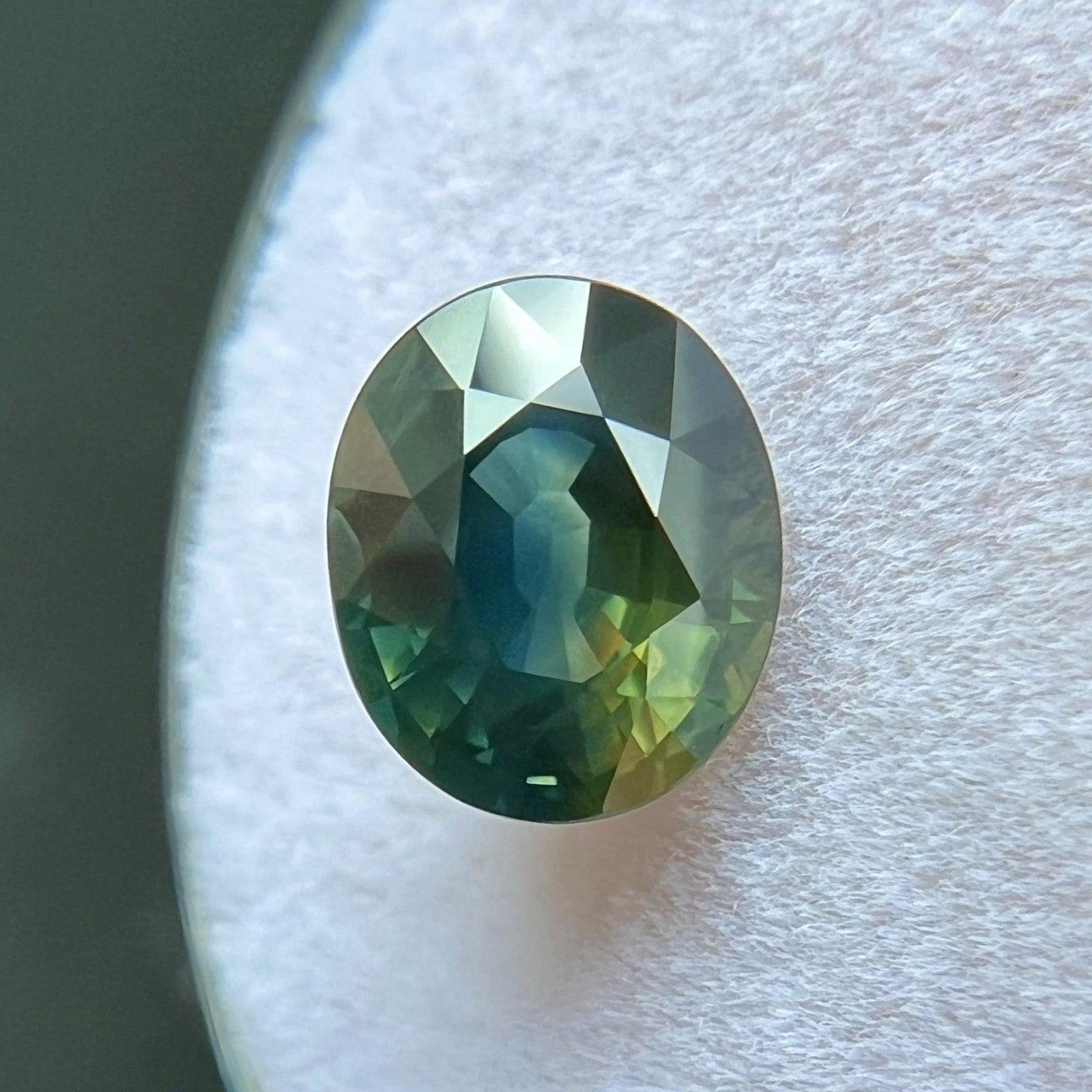 Femenino o masculino Zafiro único de 2,04 ct Certificado GIA Color parcial Azul Verde Amarillo Australiano en venta