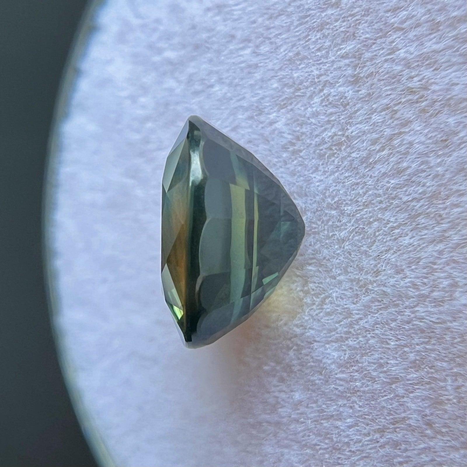 Zafiro único de 2,04 ct Certificado GIA Color parcial Azul Verde Amarillo Australiano en venta 1
