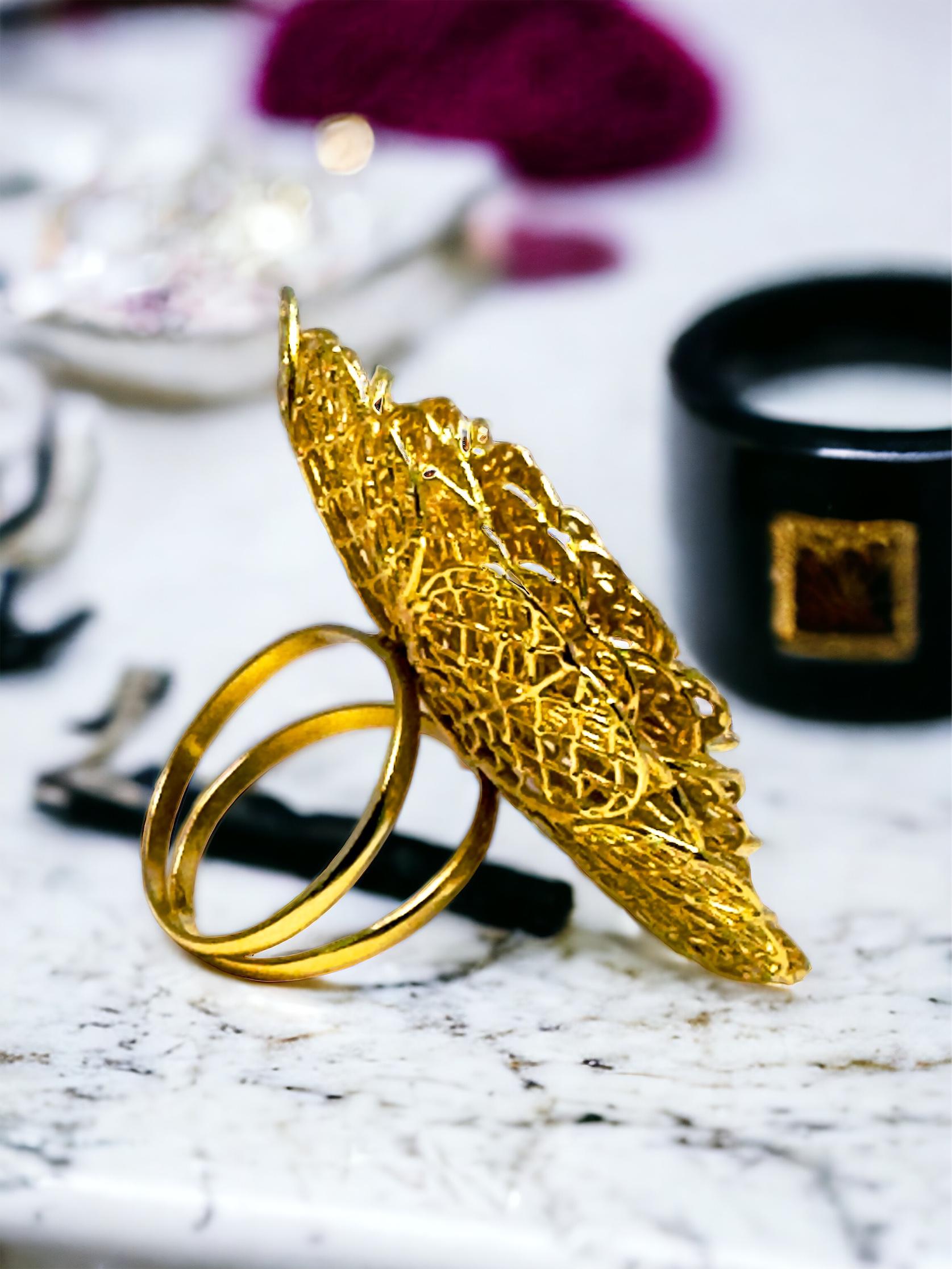 Flower Cocktail Ring 21 Karat Yellow Gold  For Sale 4