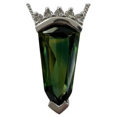 Pendentif unique en or blanc 18 carats avec saphir vert australien fantaisie de 2,70 carats et diamant