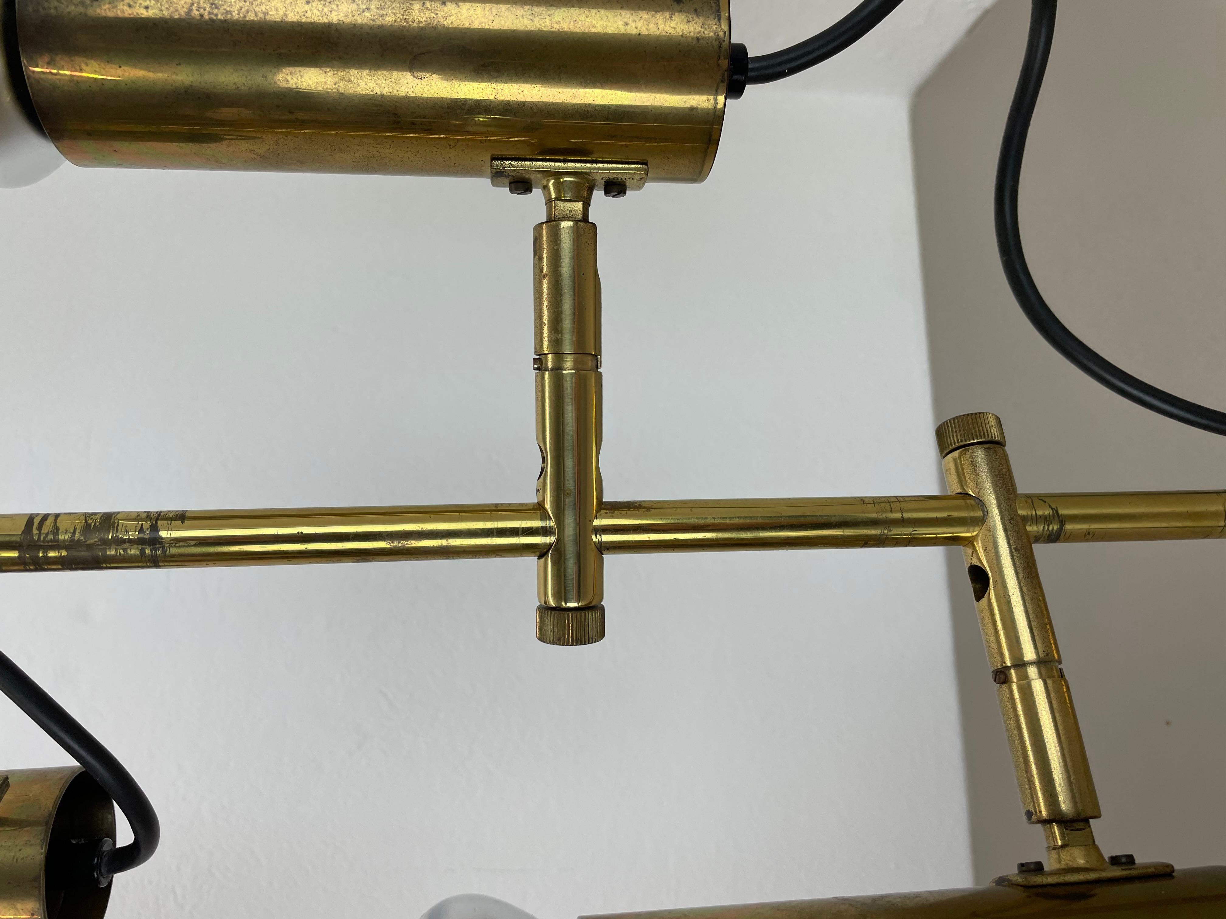 Plafonnier unique à 3 spots en laiton, style Koch & Lowy, OMI Lighting Allemagne, 1970 en vente 8