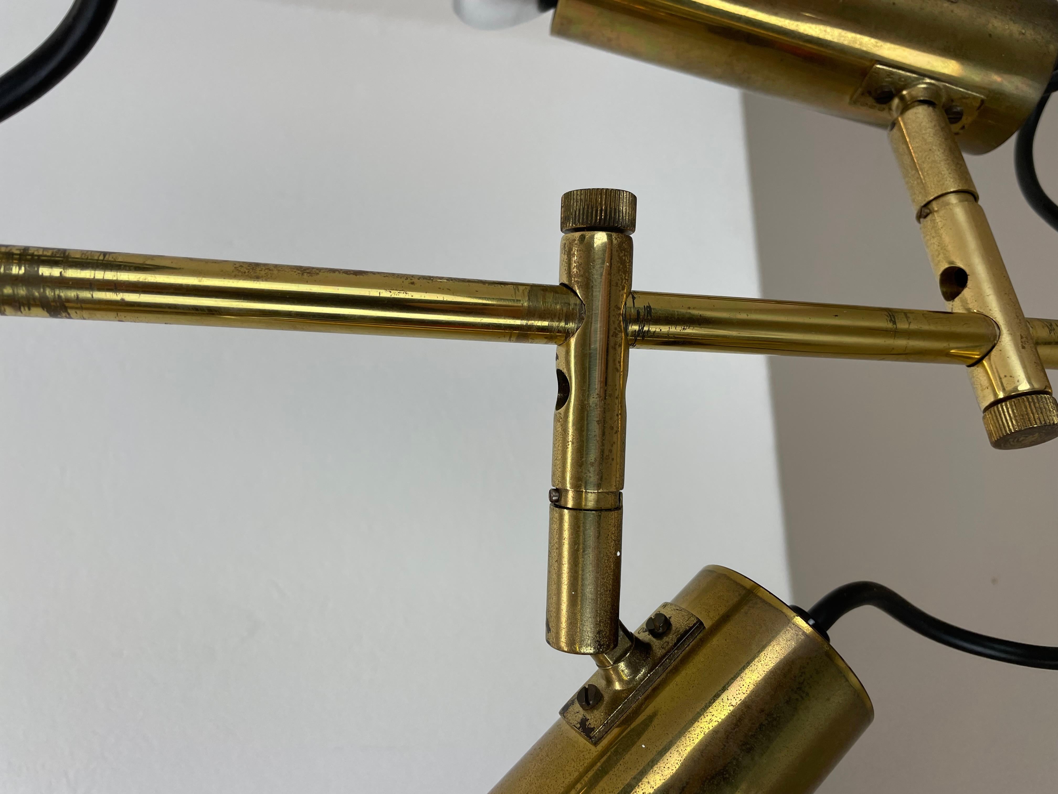 Plafonnier unique à 3 spots en laiton, style Koch & Lowy, OMI Lighting Allemagne, 1970 en vente 1