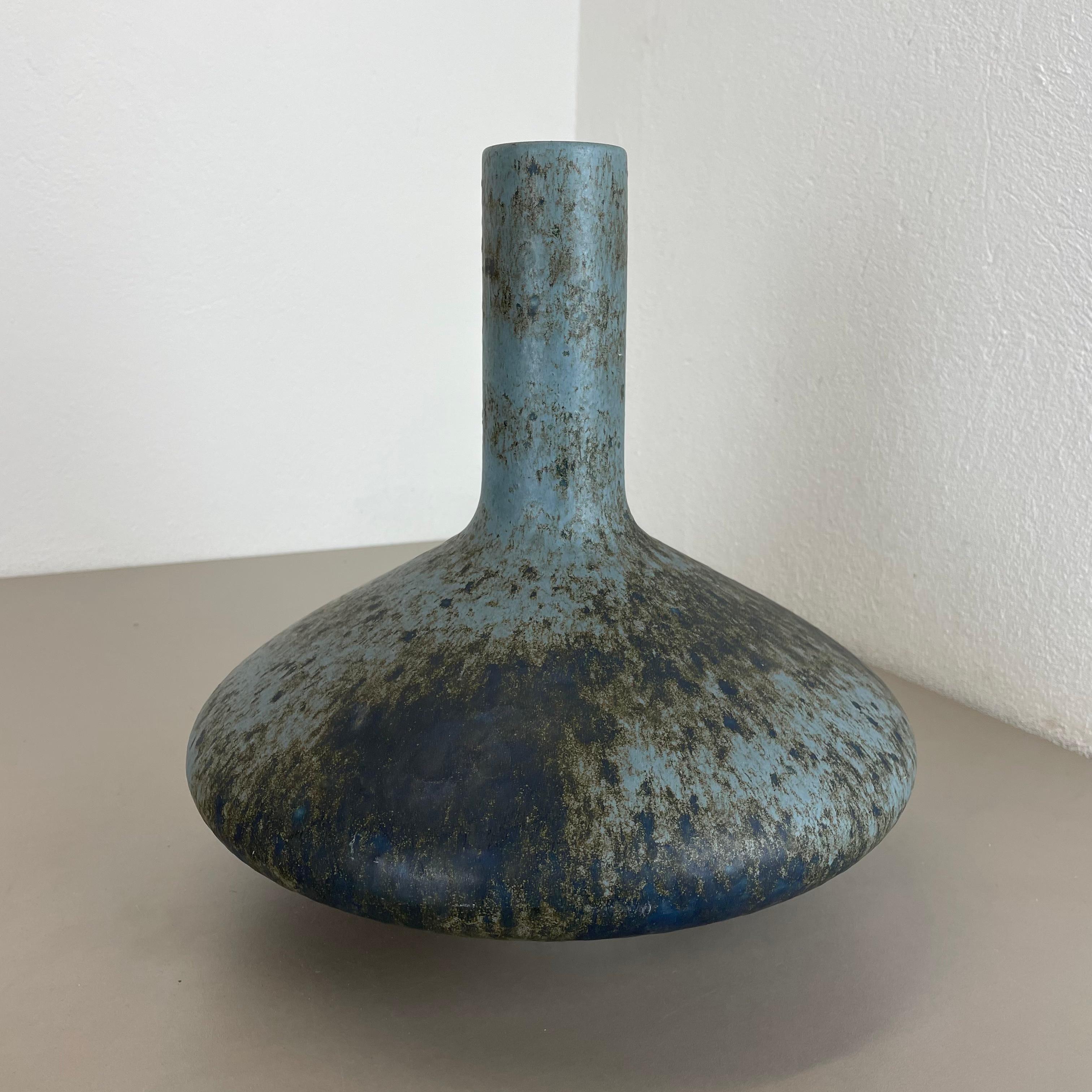Einzigartige 31cm blaue Keramikvase „UFO“ von Otto Keramik, Deutschland, 1970 im Zustand „Gut“ im Angebot in Kirchlengern, DE