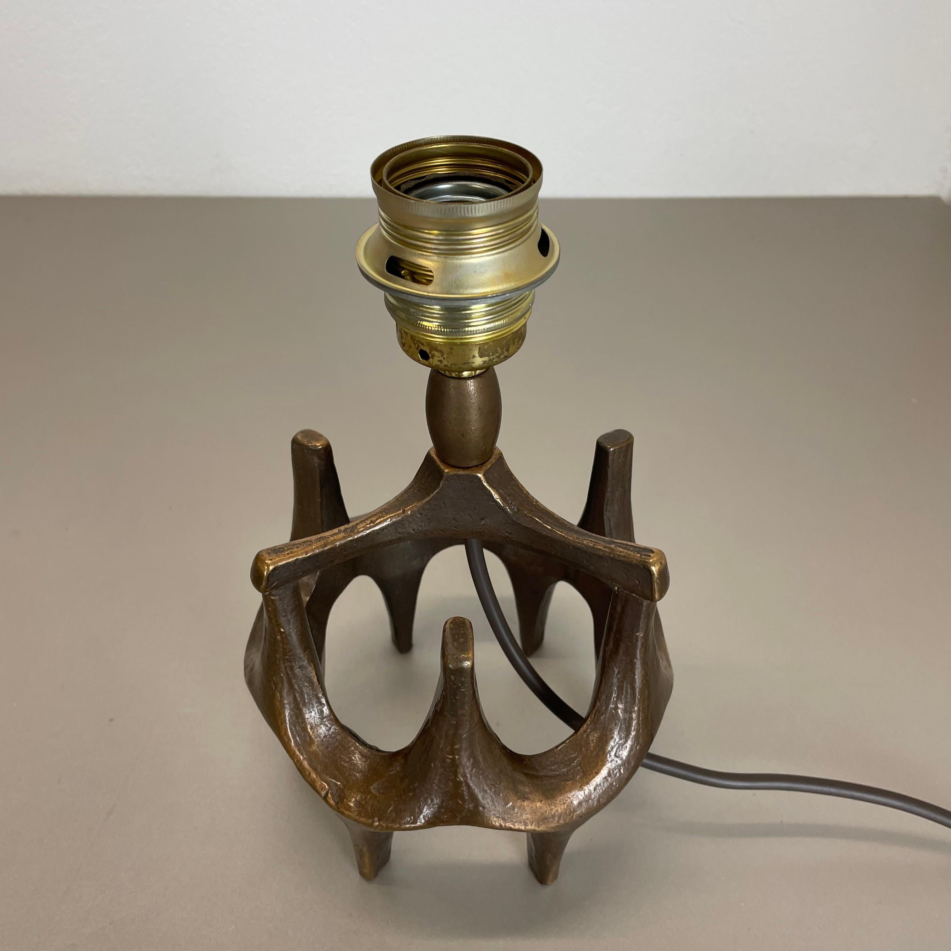 unique 3,4kg Lampe de table moderne brutale en bronze, Michael Harjes, Allemagne années 1960 en vente 3