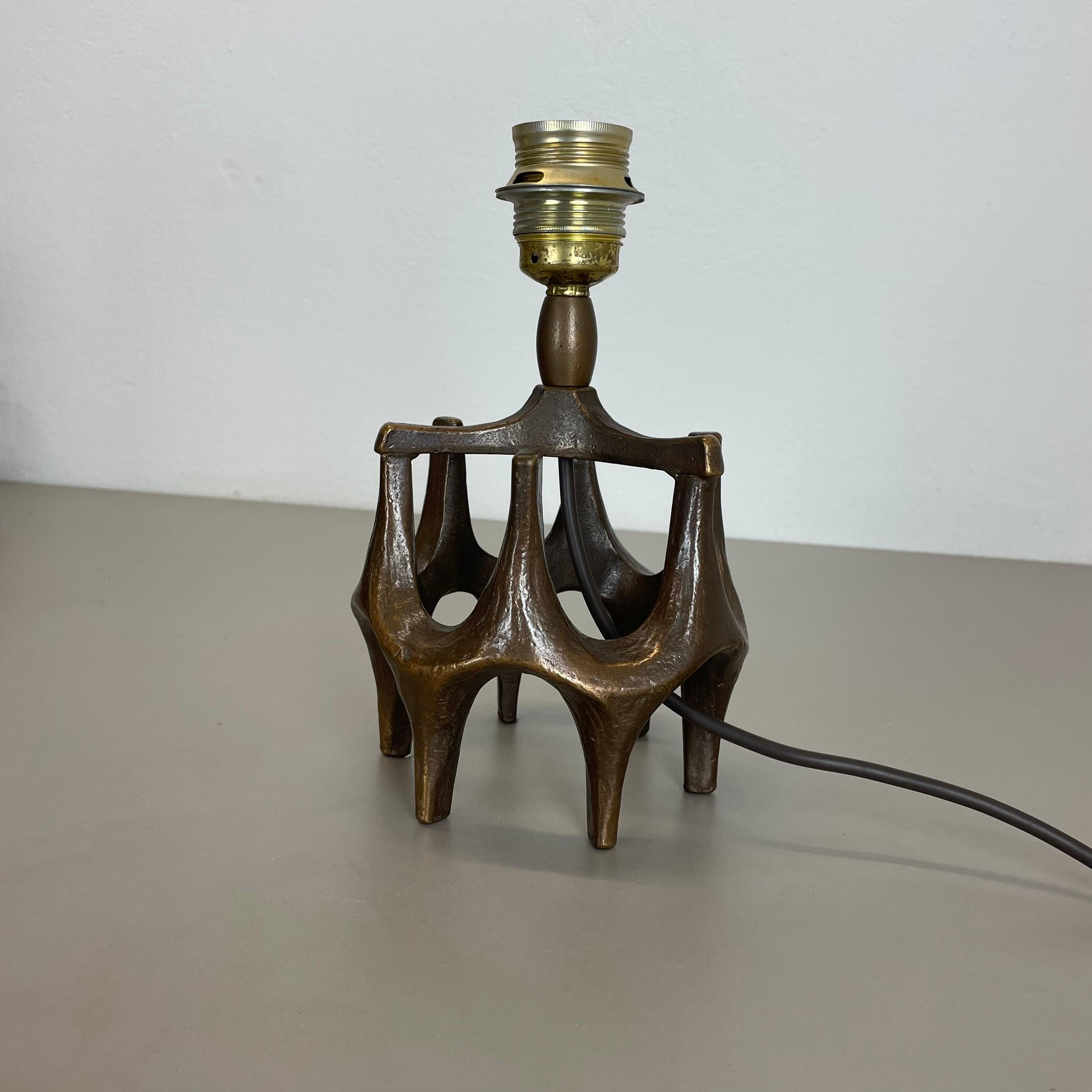 unique 3.4kg Brutalist modern Bronze table light, Michael Harjes, Germany 1960s For Sale 4