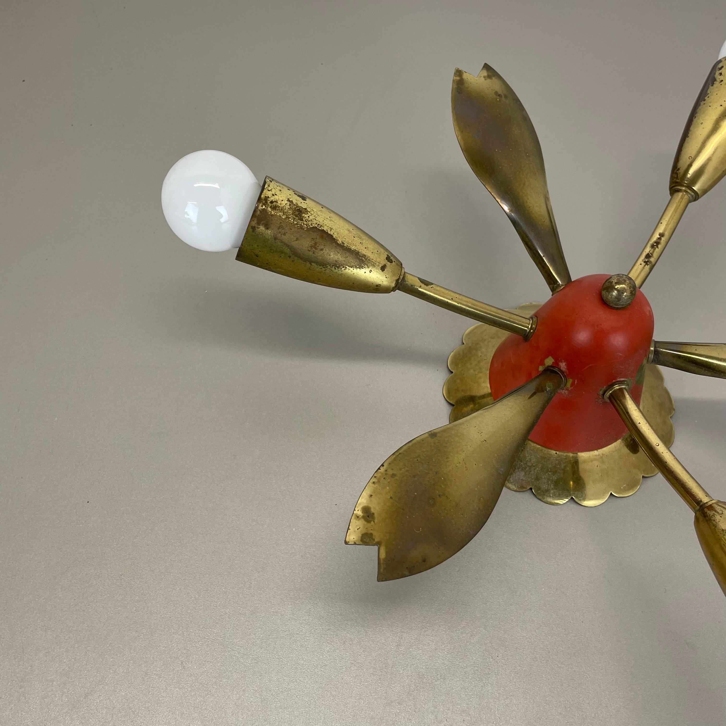 20ième siècle Plafonnier unique de 35cm en laiton massif Gino Sarfatti Style Flushmount, Italie 1950 en vente