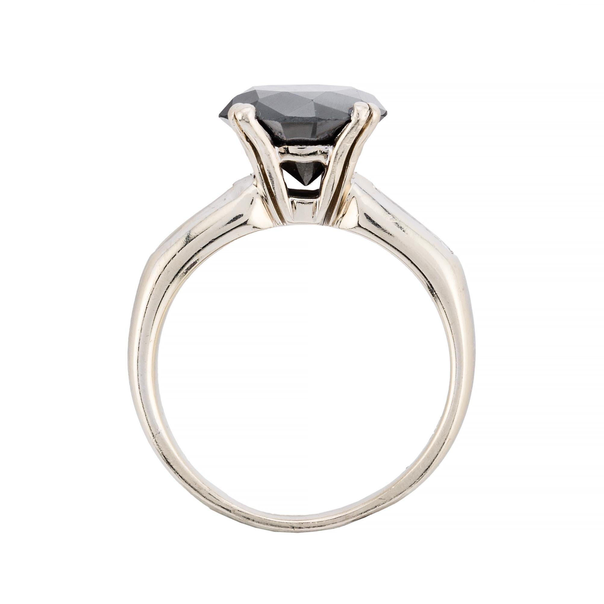 Einzigartiger 4,16 Karat schwarzer Diamant-Verlobungsring aus 14 Karat Weißgold im Zustand „Hervorragend“ im Angebot in Boston, MA