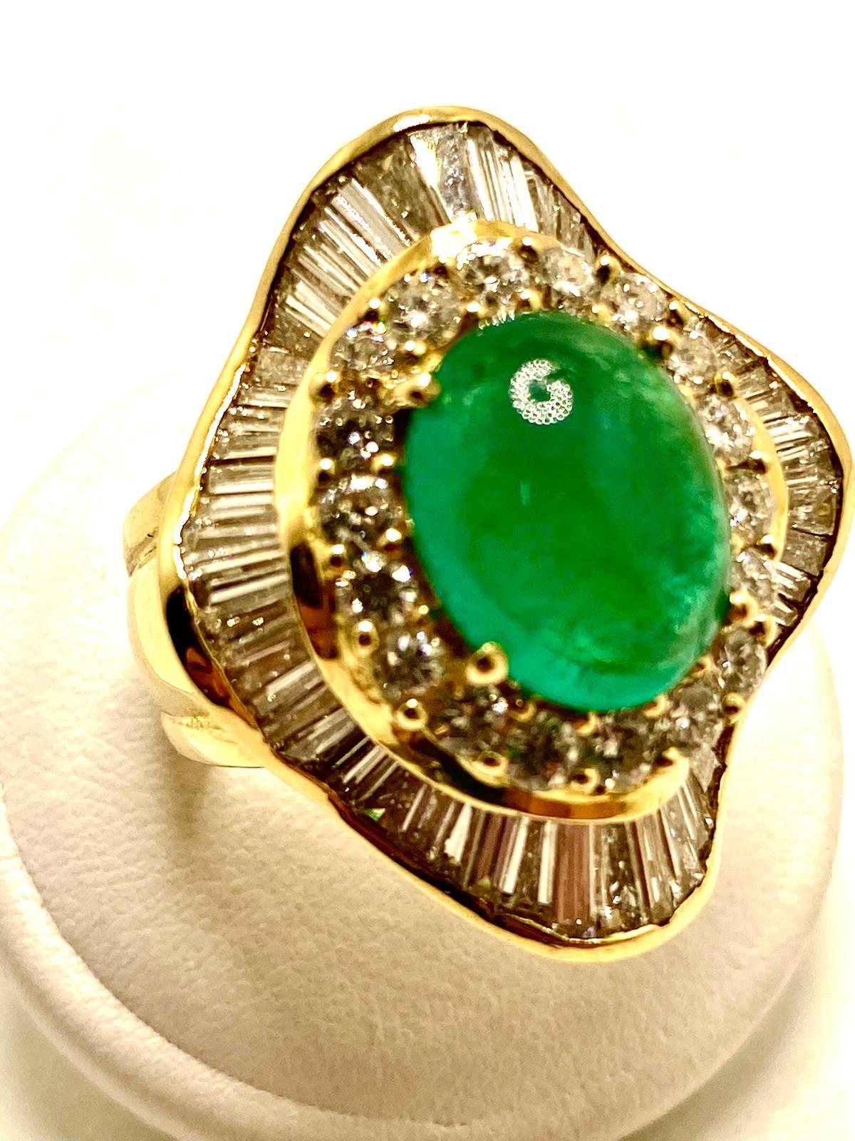 Bague Pagode en émeraude colombienne cabochon de 5,77ct, sertie de 5,50ct G/H VS dia Pour femmes en vente