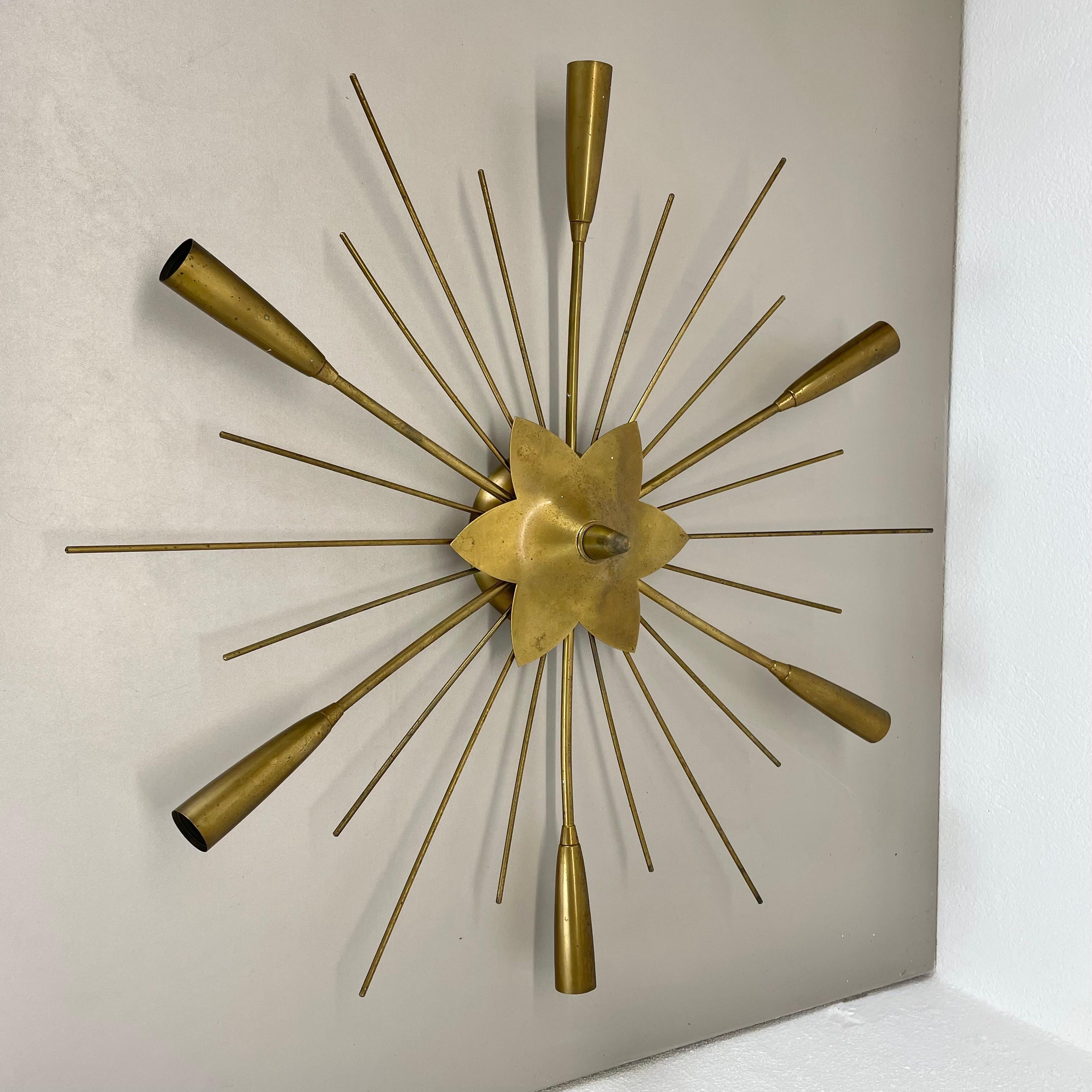 Lámpara de techo única redonda de 66 cm de latón estilo Gino Sarfatti Flushmount, Italia 1950 Italiano en venta