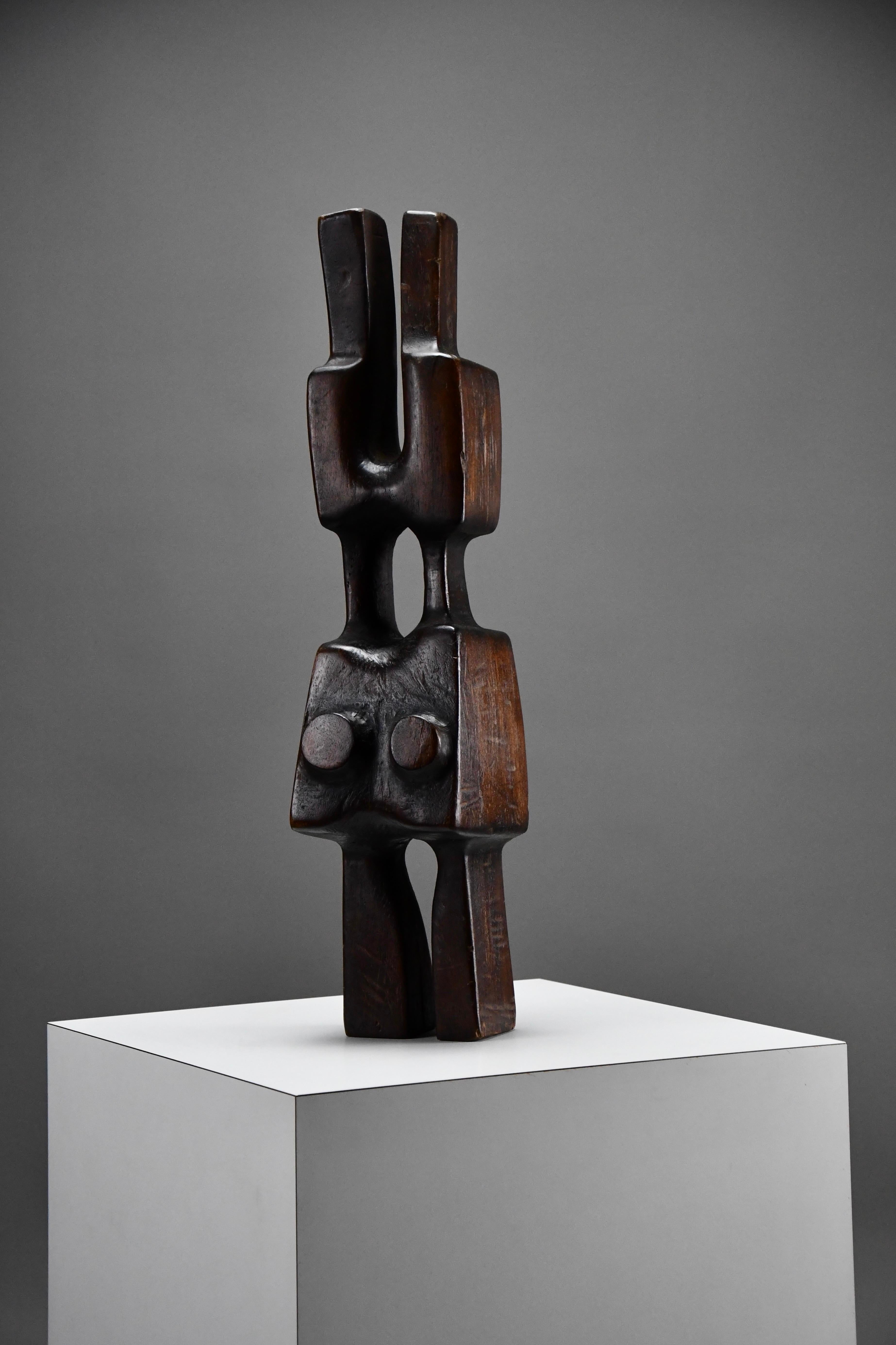 Escultura abstracta única de madera moderna de mediados de siglo en venta 3