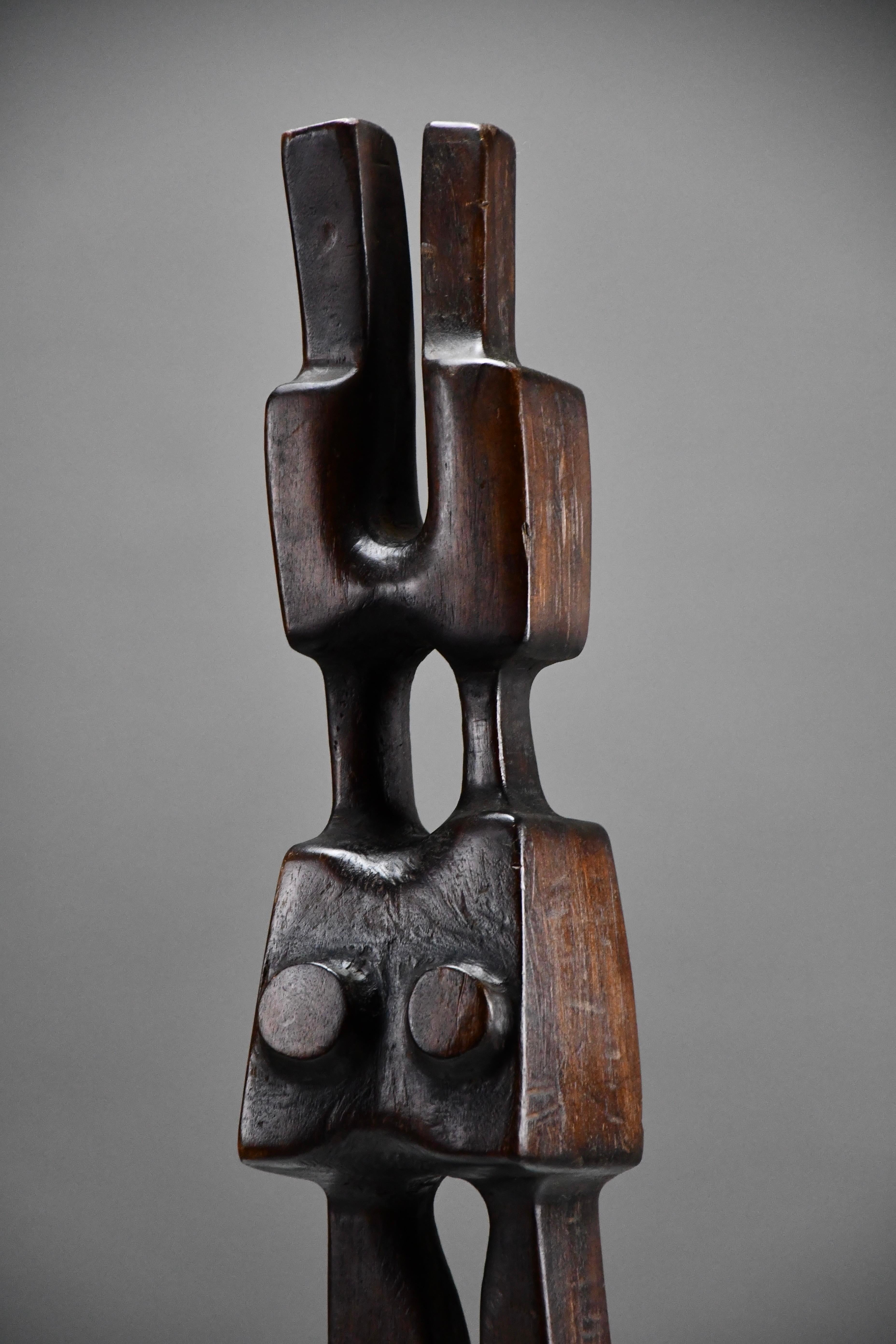 Escultura abstracta única de madera moderna de mediados de siglo en venta 4