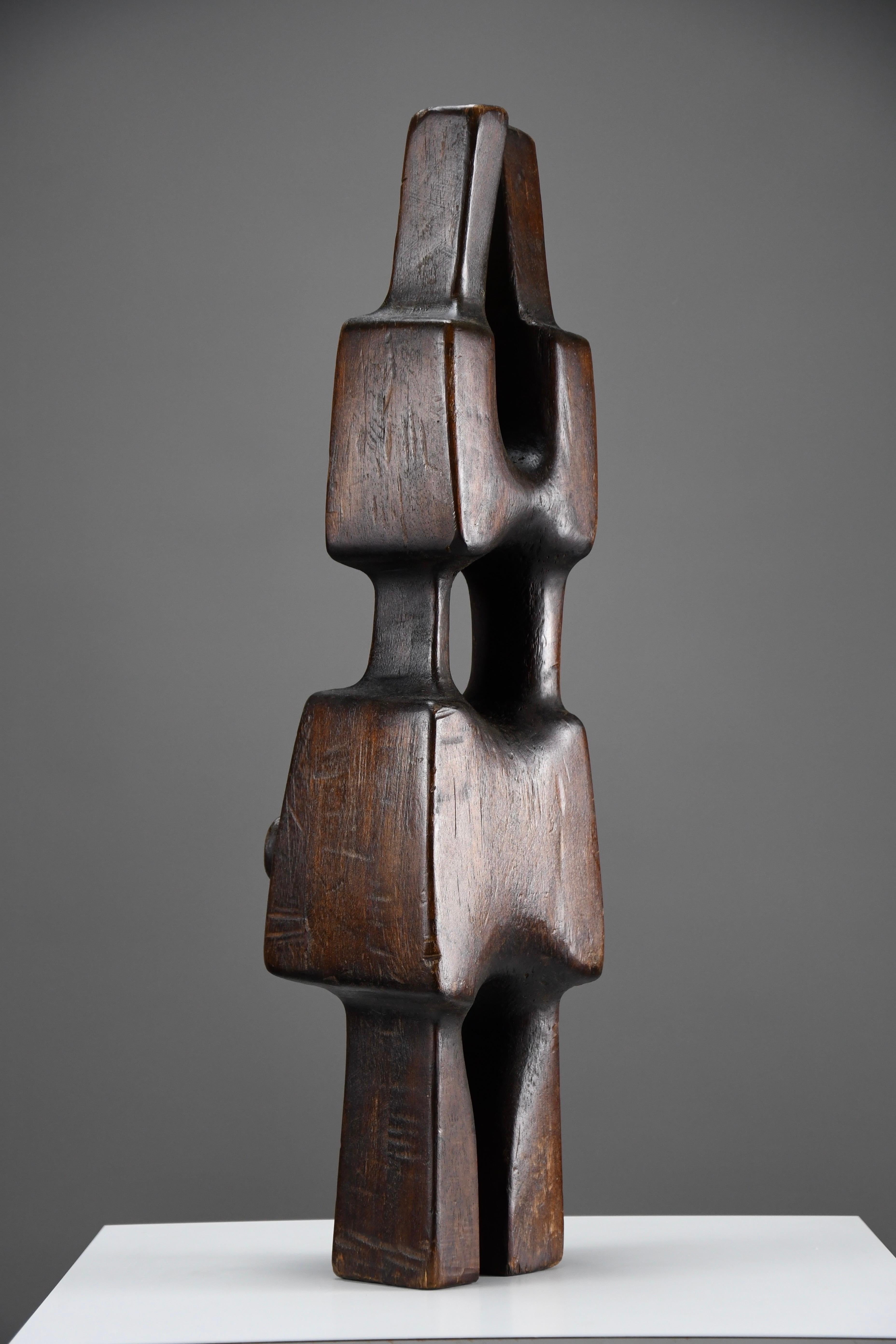 Escultura abstracta única de madera moderna de mediados de siglo en venta 5