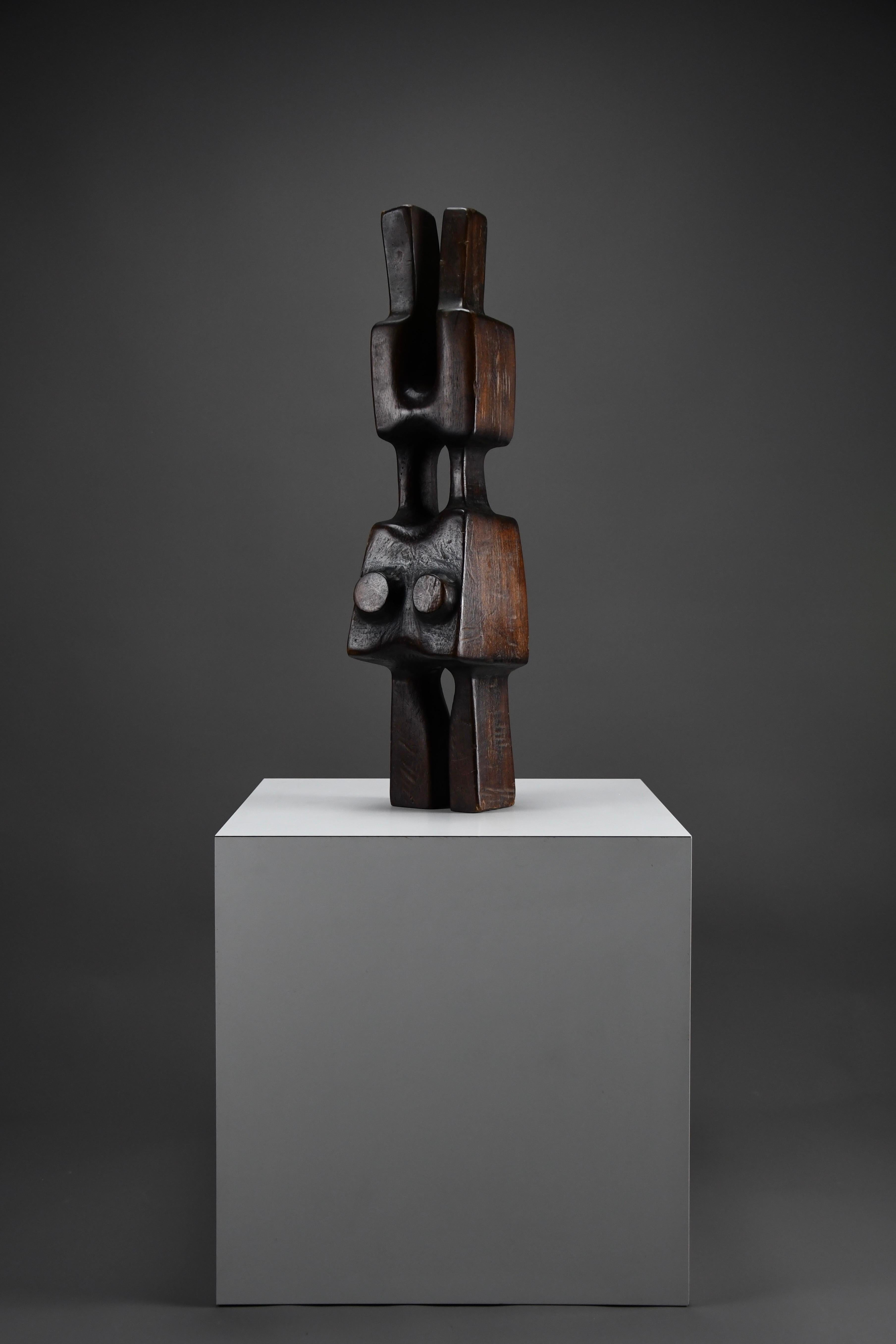 Escultura abstracta de madera única de 1978 de Bert van Beek - Una obra maestra de la forma orgánica

Esta sorprendente escultura abstracta de madera de 55 cm de altura, realizada en 1978 por el renombrado artista holandés Bert van Beek, encarna la