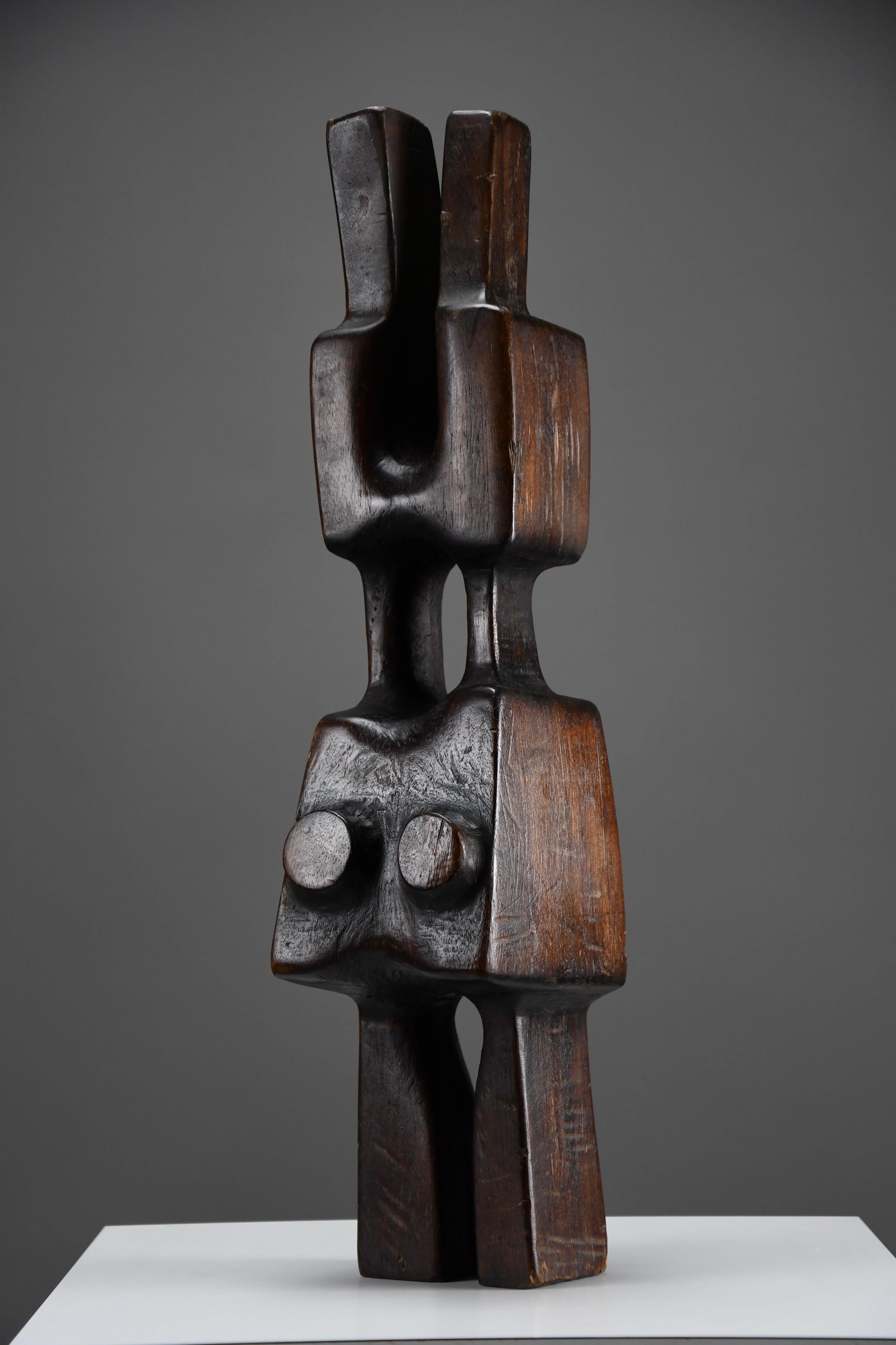 Escultura abstracta única de madera moderna de mediados de siglo Moderno de mediados de siglo en venta