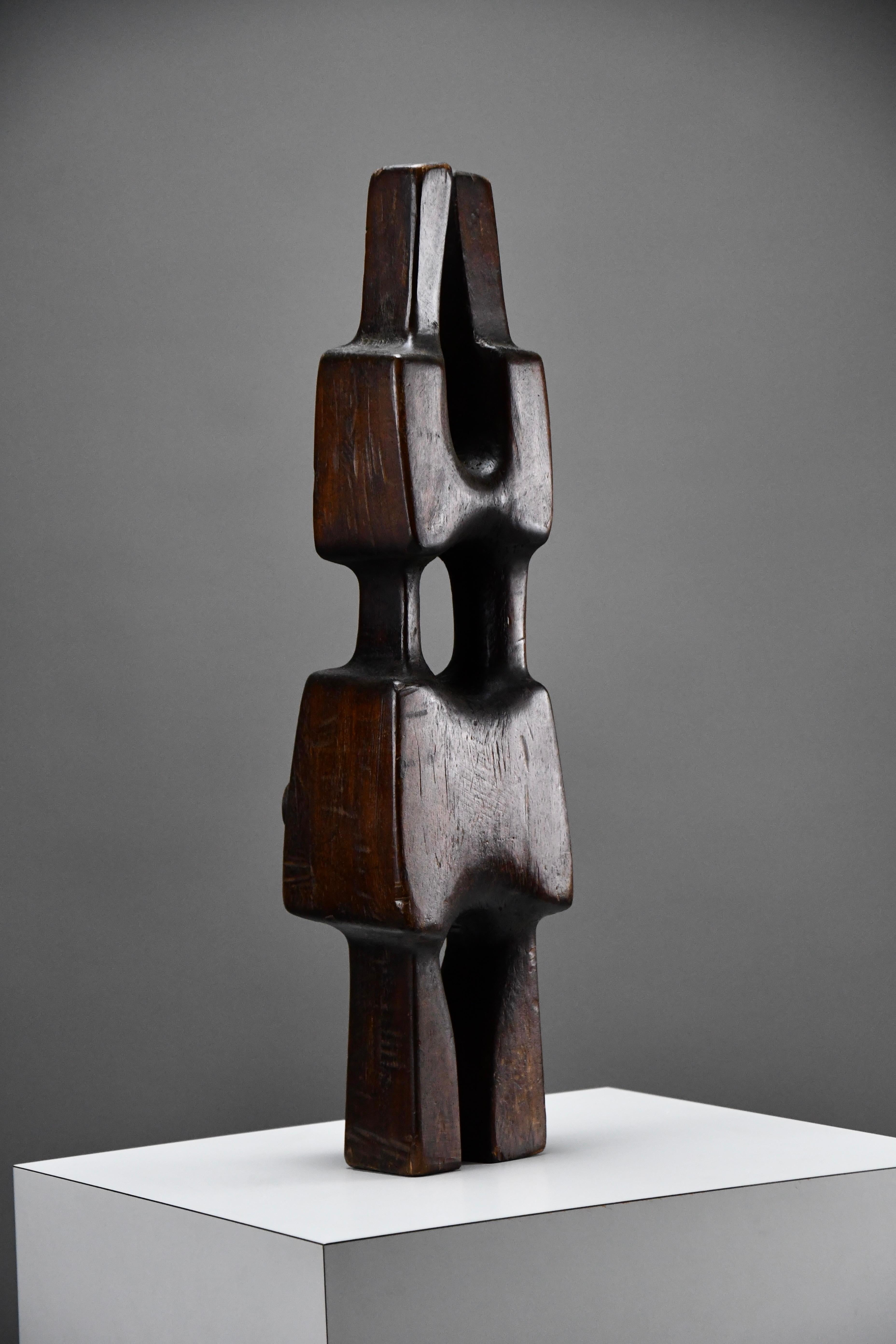 Escultura abstracta única de madera moderna de mediados de siglo en venta 2
