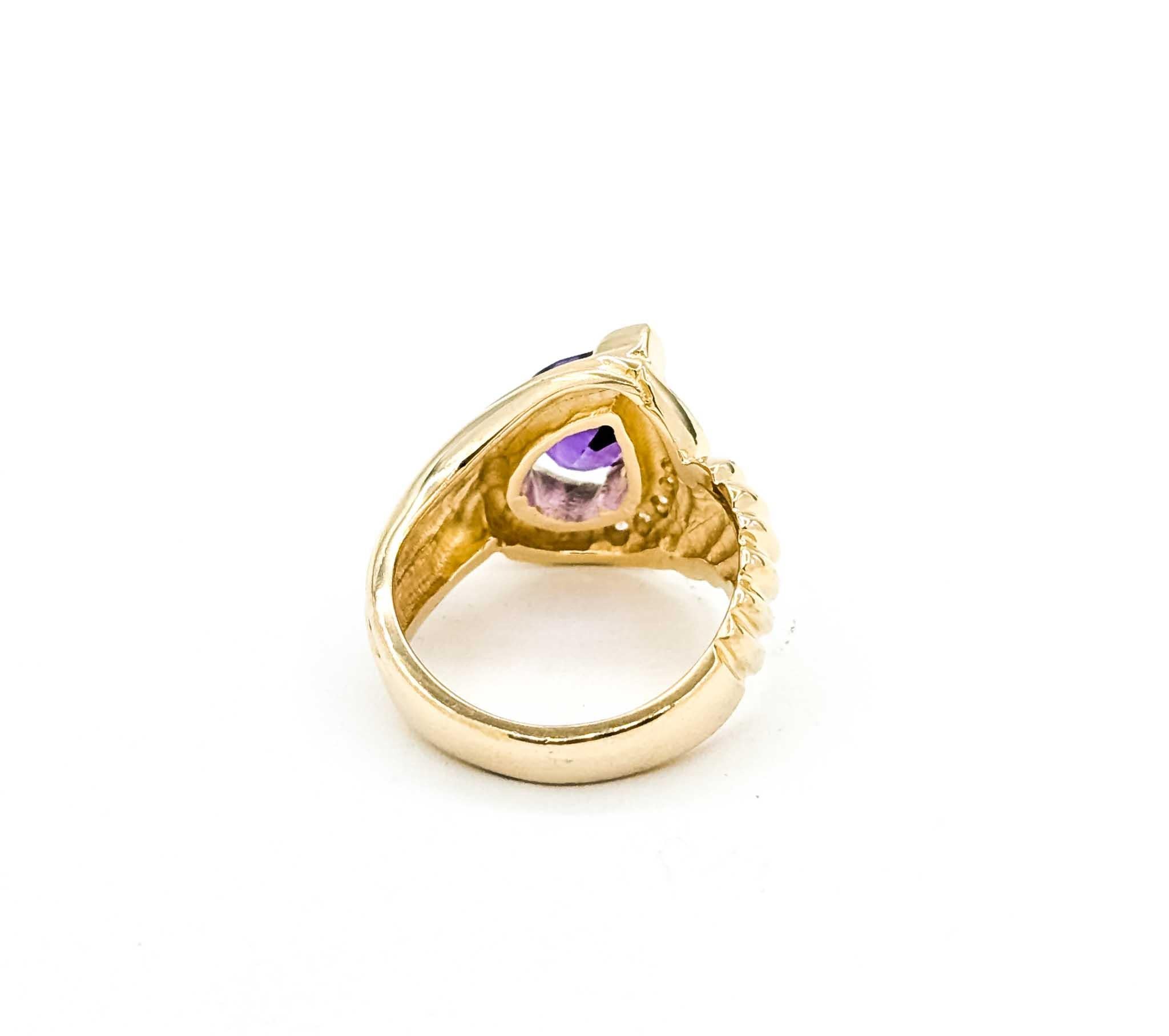 Taille poire Bague unique en or jaune 14k avec améthyste et diamant en vente