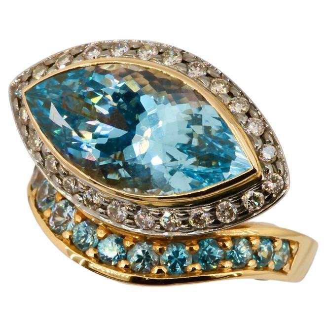 Einzigartiger Amulettenring, Olympus Art zertifiziert, Diamant, blauer Topas, natürlicher Zirkon (Rundschliff) im Angebot