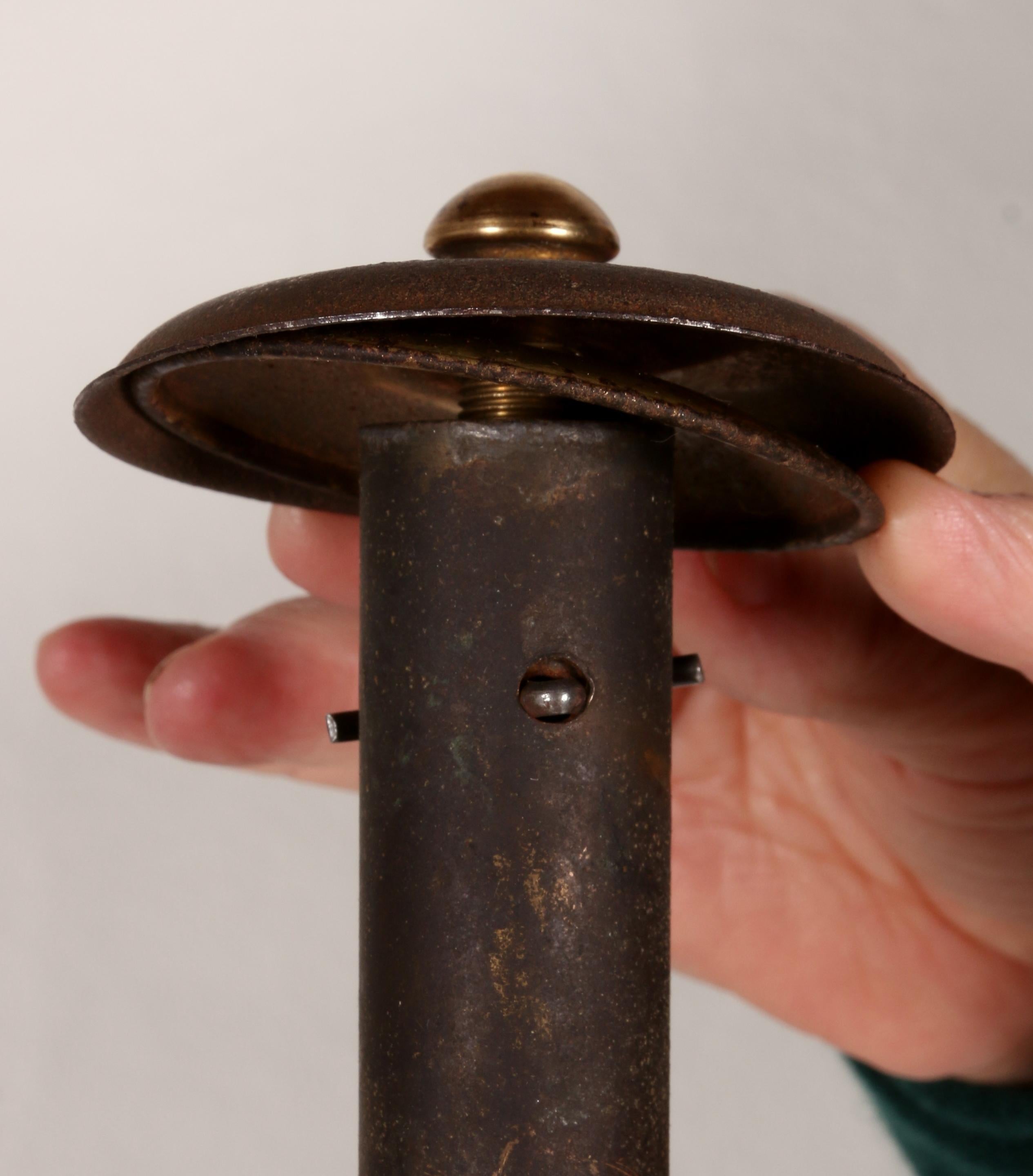 Soporte de lámpara de pie austriaco único y antiguo, tallado y torneado : madera maciza de roble en venta 7
