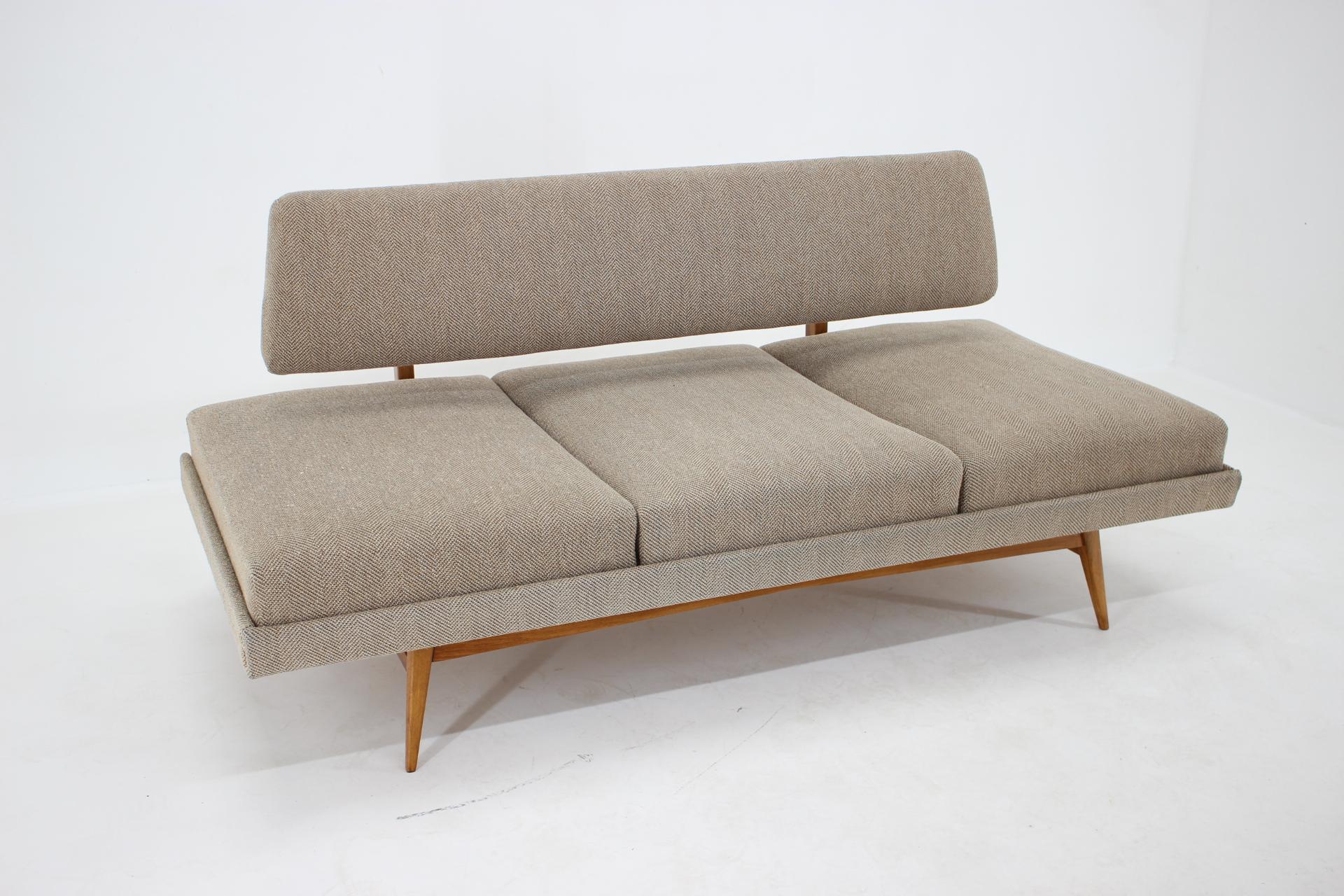 Mid-Century Modern Unique and beautiful adjustable sofa in style of Knoll - around 1960s/