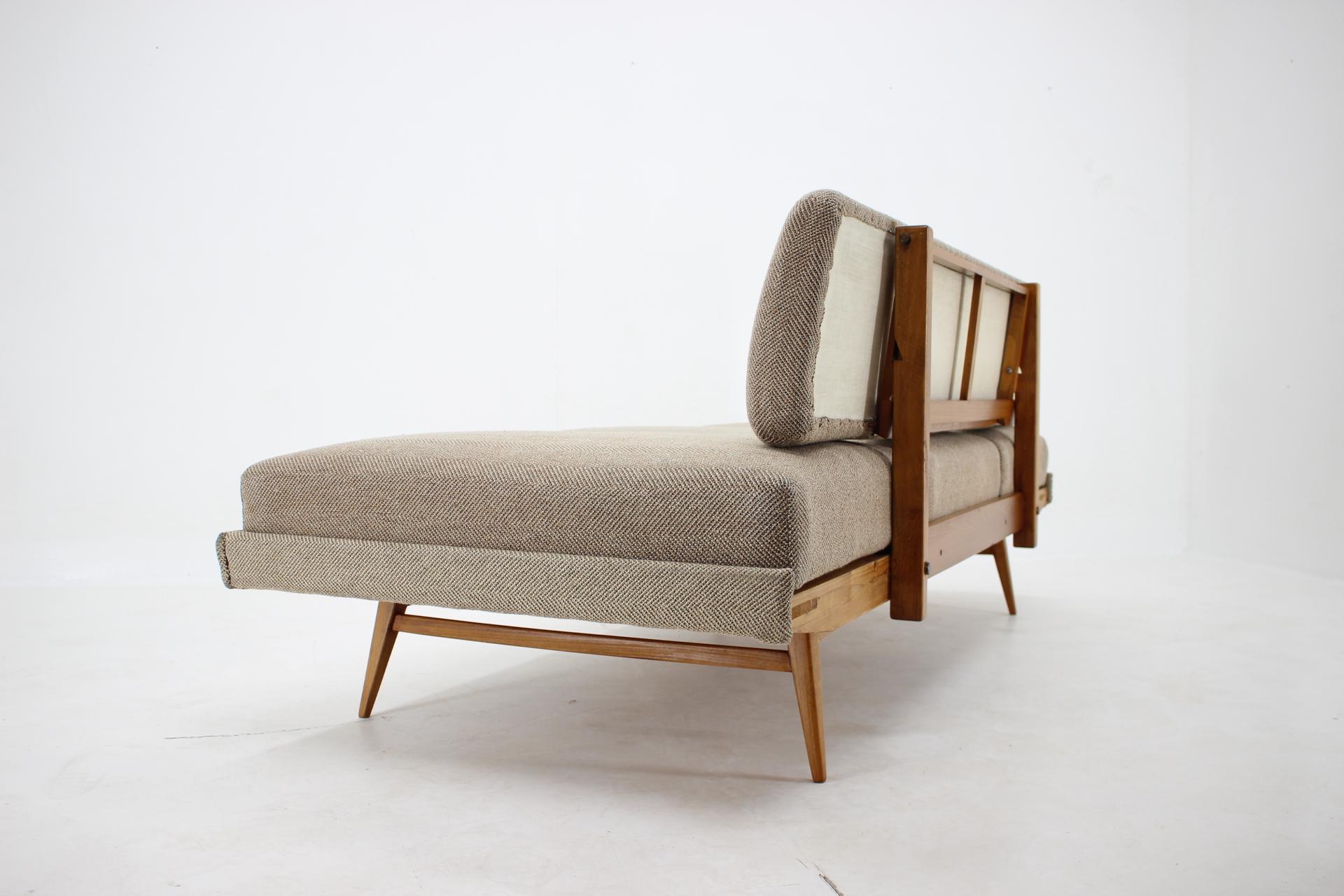 Mid-20th Century Unique and beautiful adjustable sofa in style of Knoll - around 1960s/