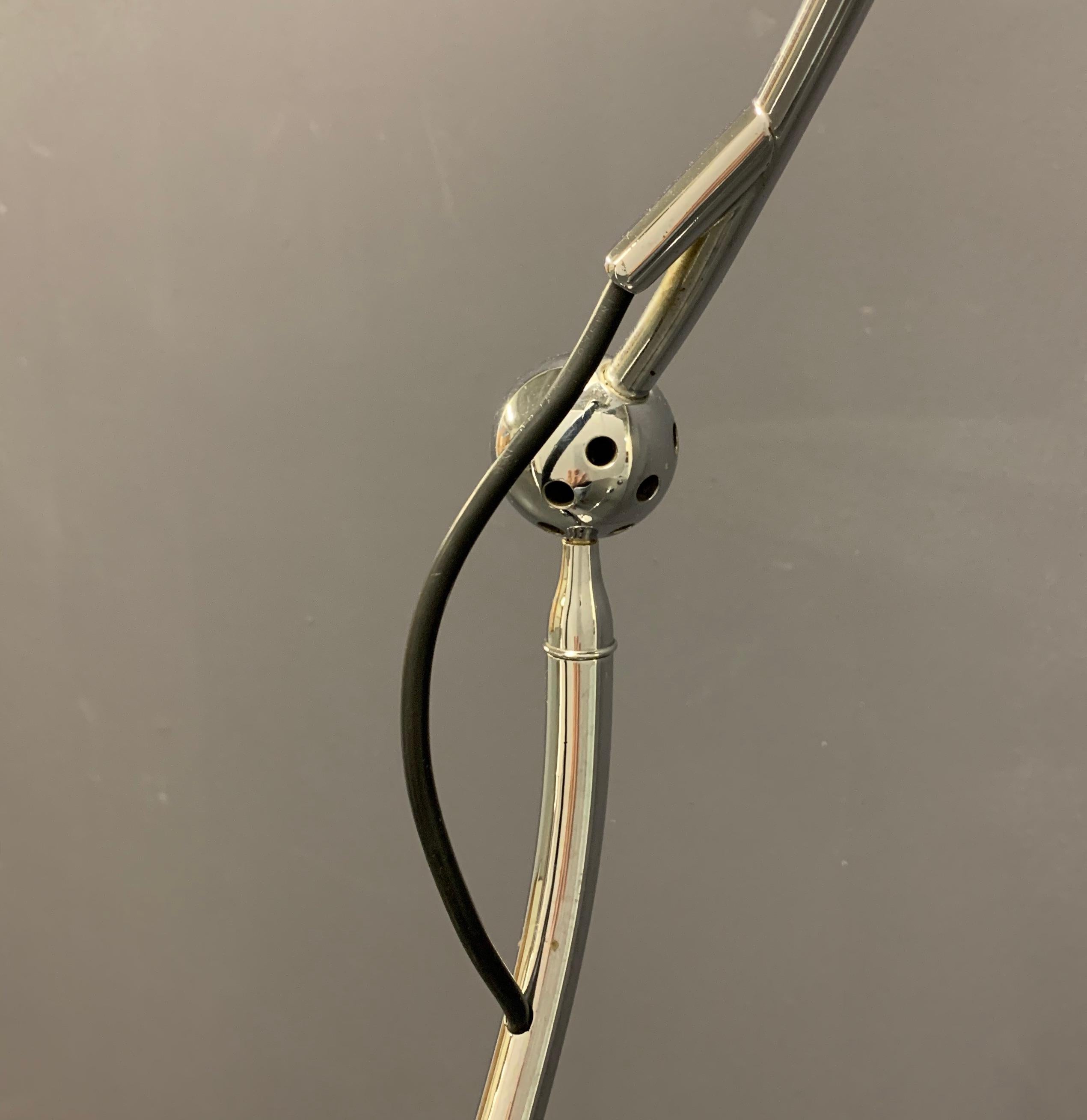 Einzigartige und atemberaubende Stehlampe Nr. 12300 von Angelo Lelii für Arredoluce (Messing) im Angebot