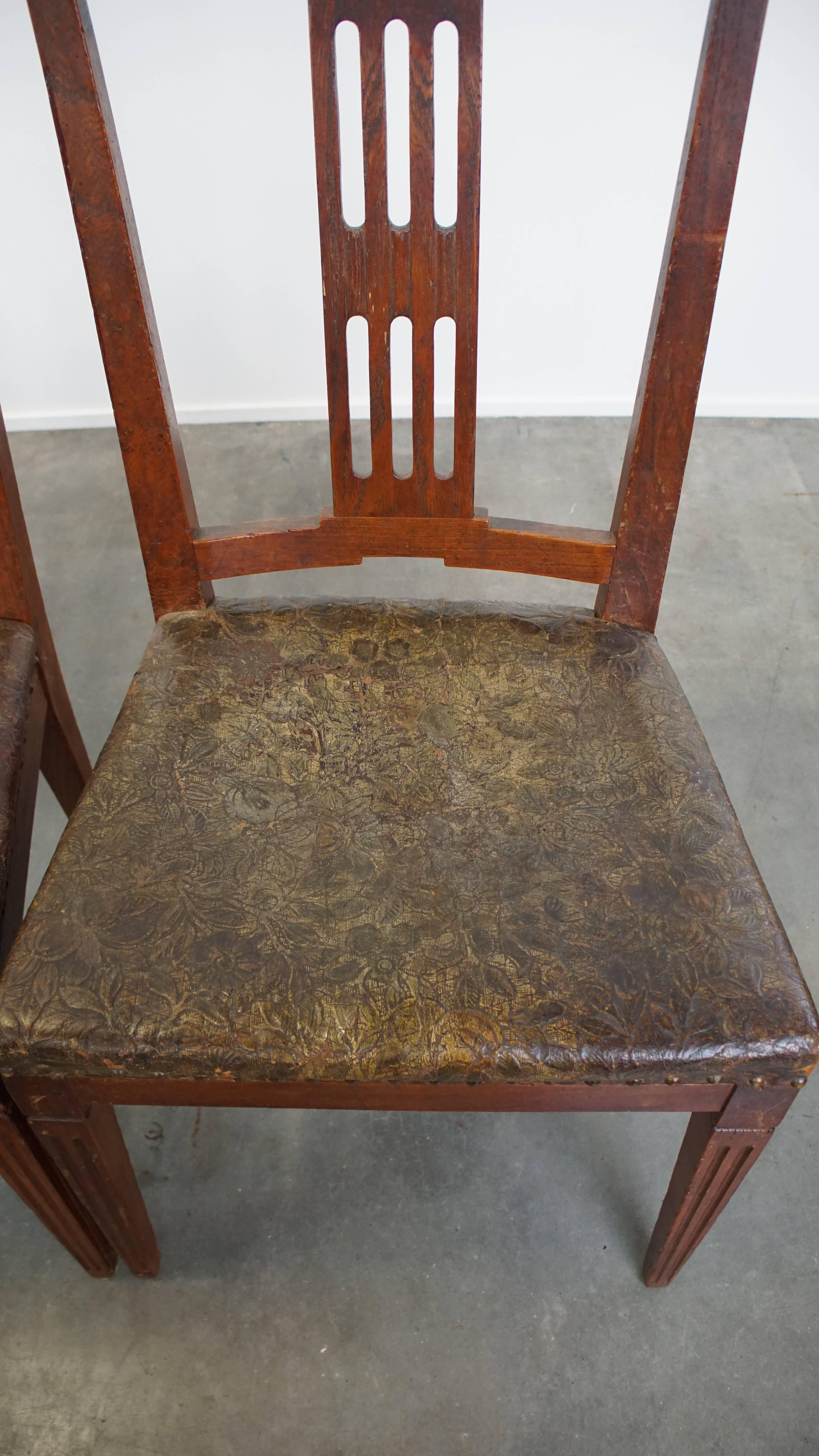 Ensemble unique et caractéristique de 6 chaises de salle à manger originales en cuir néerlandais ancien en vente 3