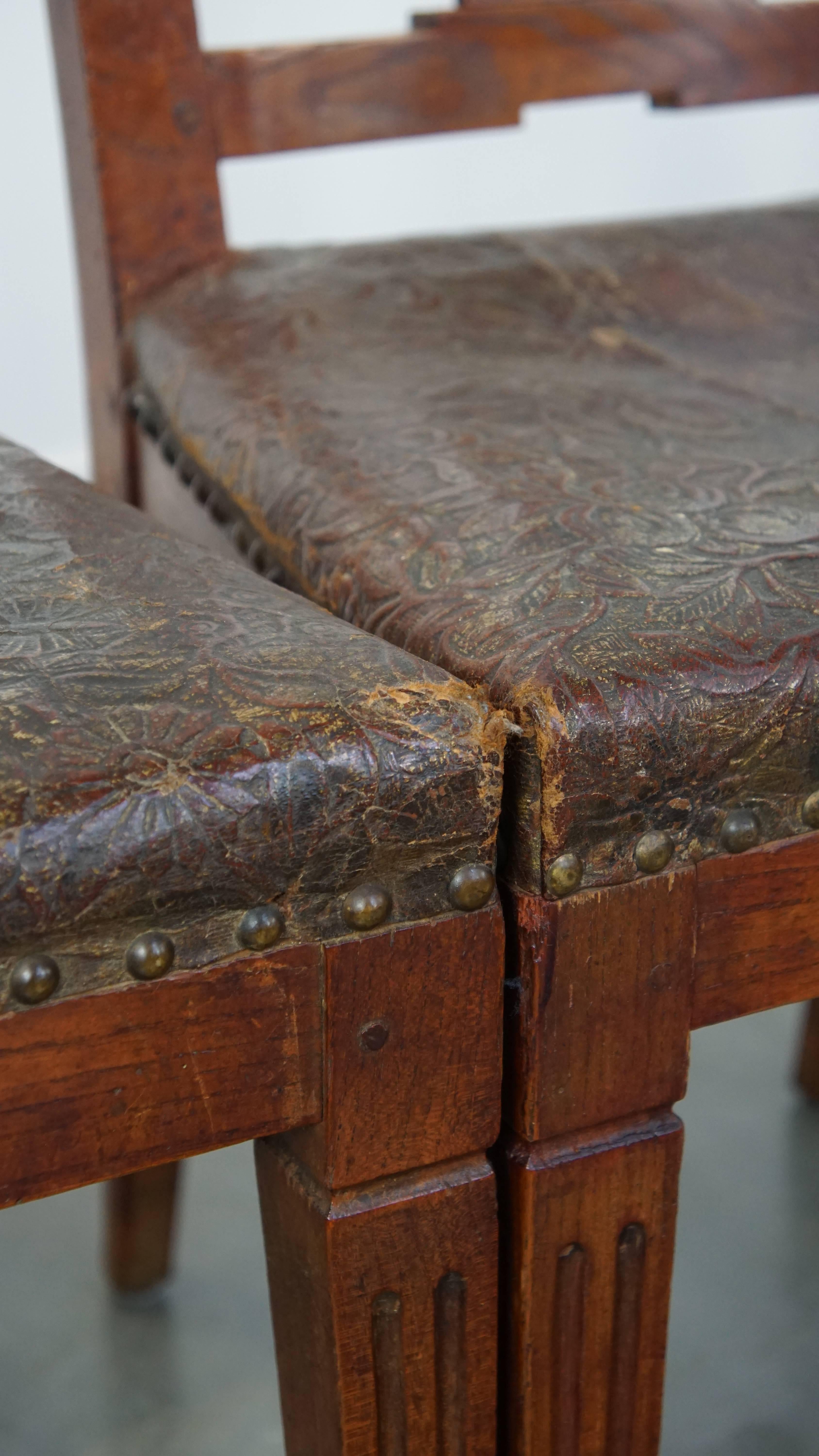 Ensemble unique et caractéristique de 6 chaises de salle à manger originales en cuir néerlandais ancien en vente 6