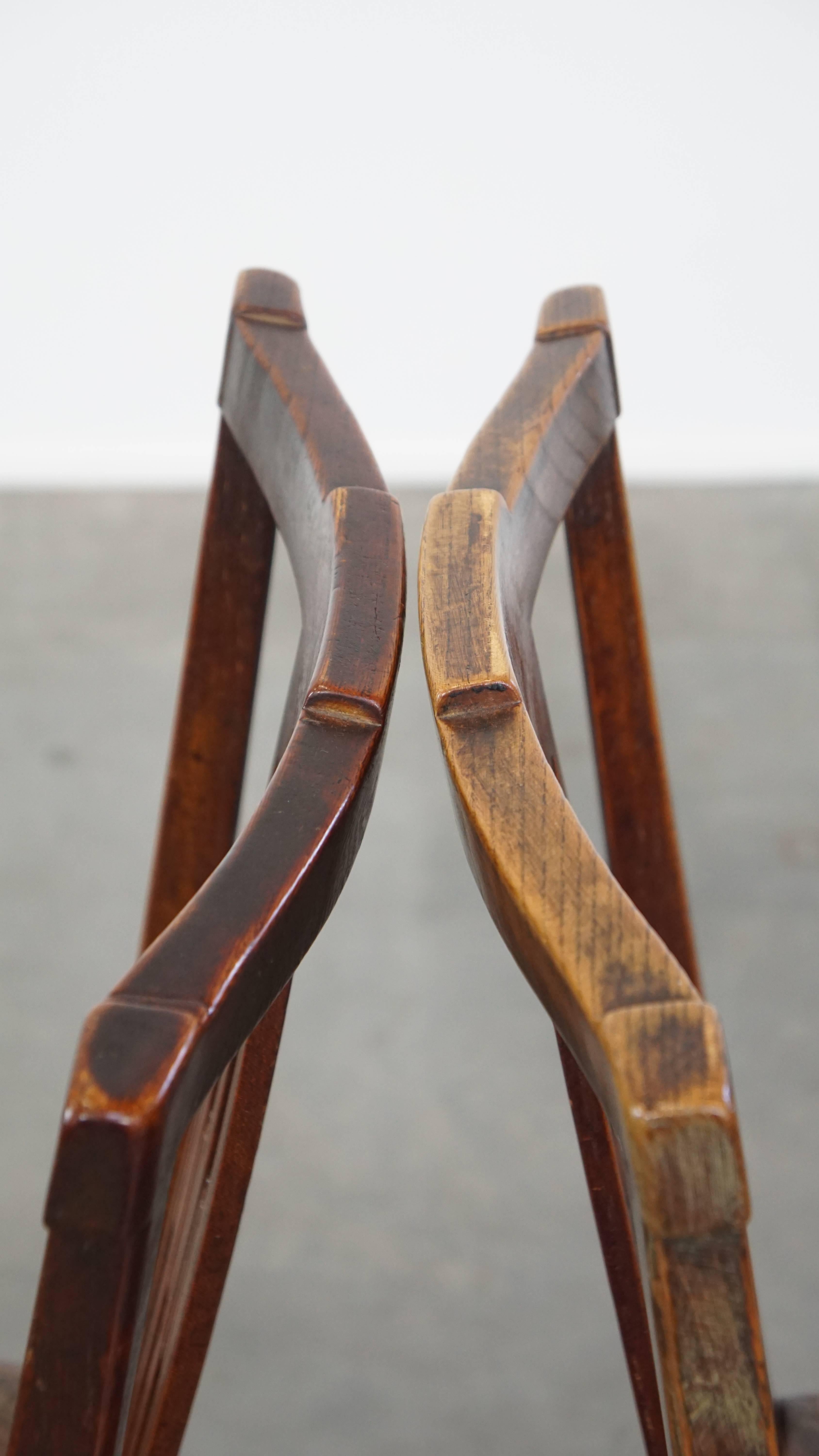Ensemble unique et caractéristique de 6 chaises de salle à manger originales en cuir néerlandais ancien en vente 11