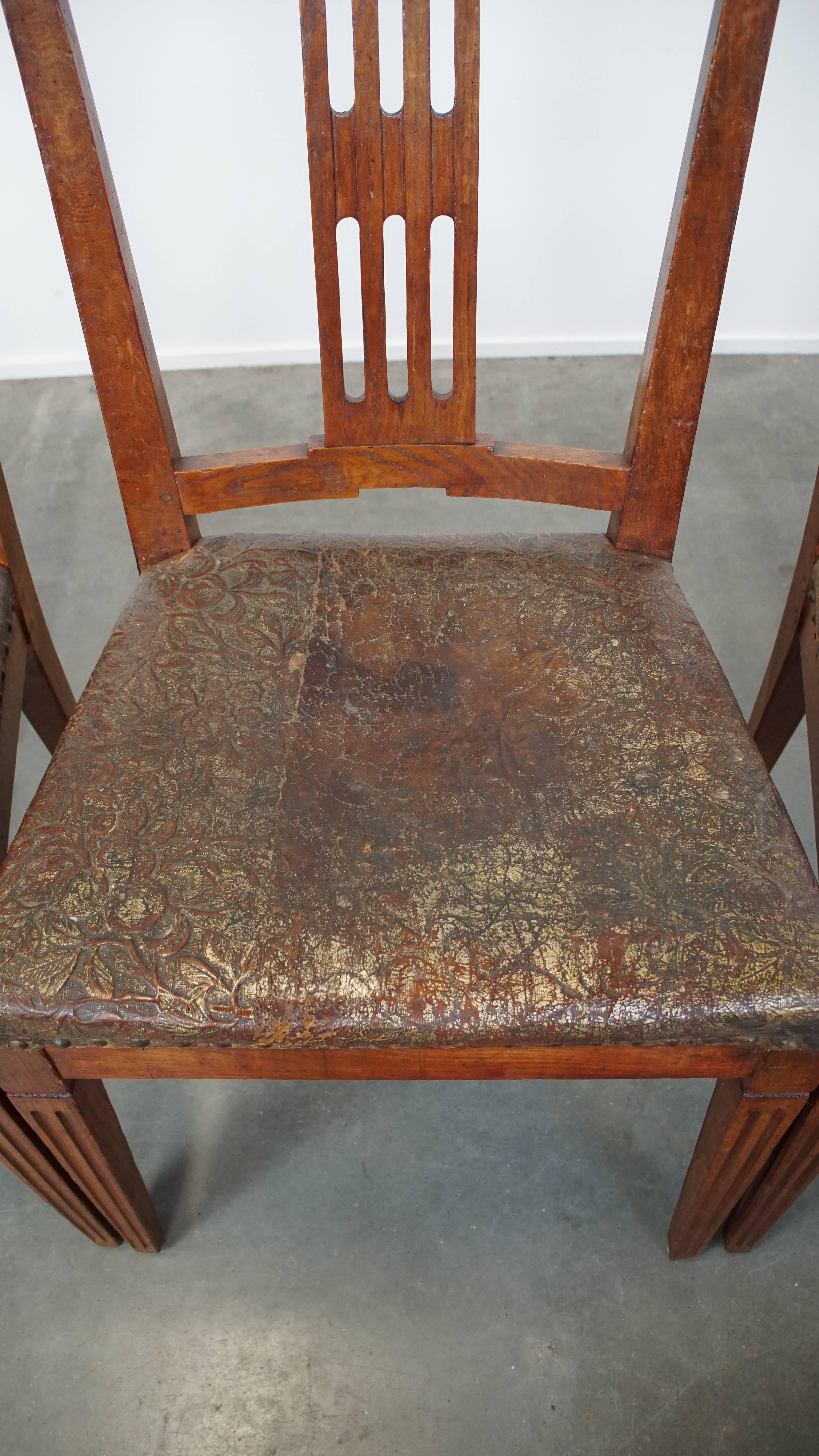 Ensemble unique et caractéristique de 6 chaises de salle à manger originales en cuir néerlandais ancien en vente 1
