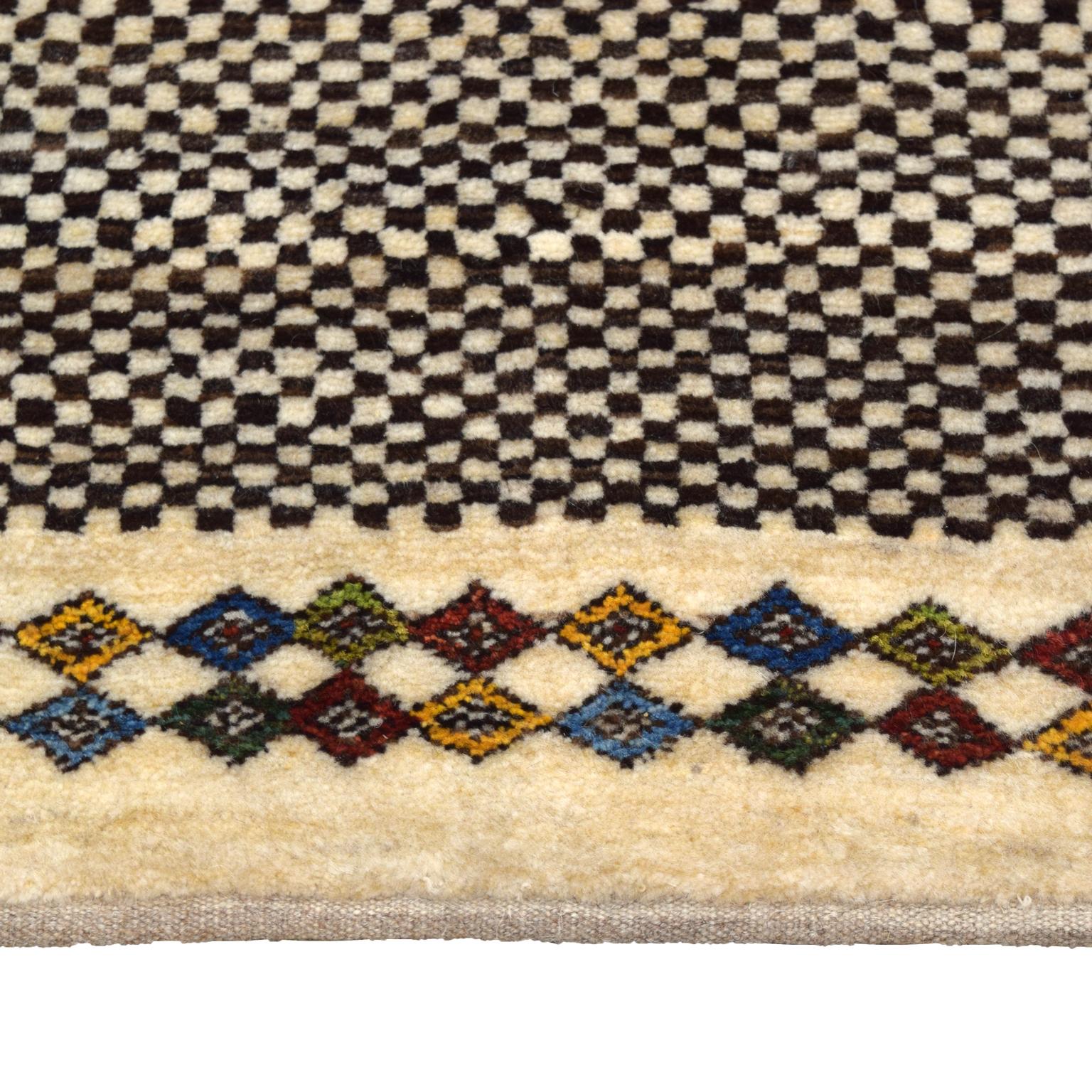 Persischer Gabbeh Stammeskunstteppich, neutral-geometrisch, Wolle, 3' x 4' (Pflanzlich gefärbt) im Angebot