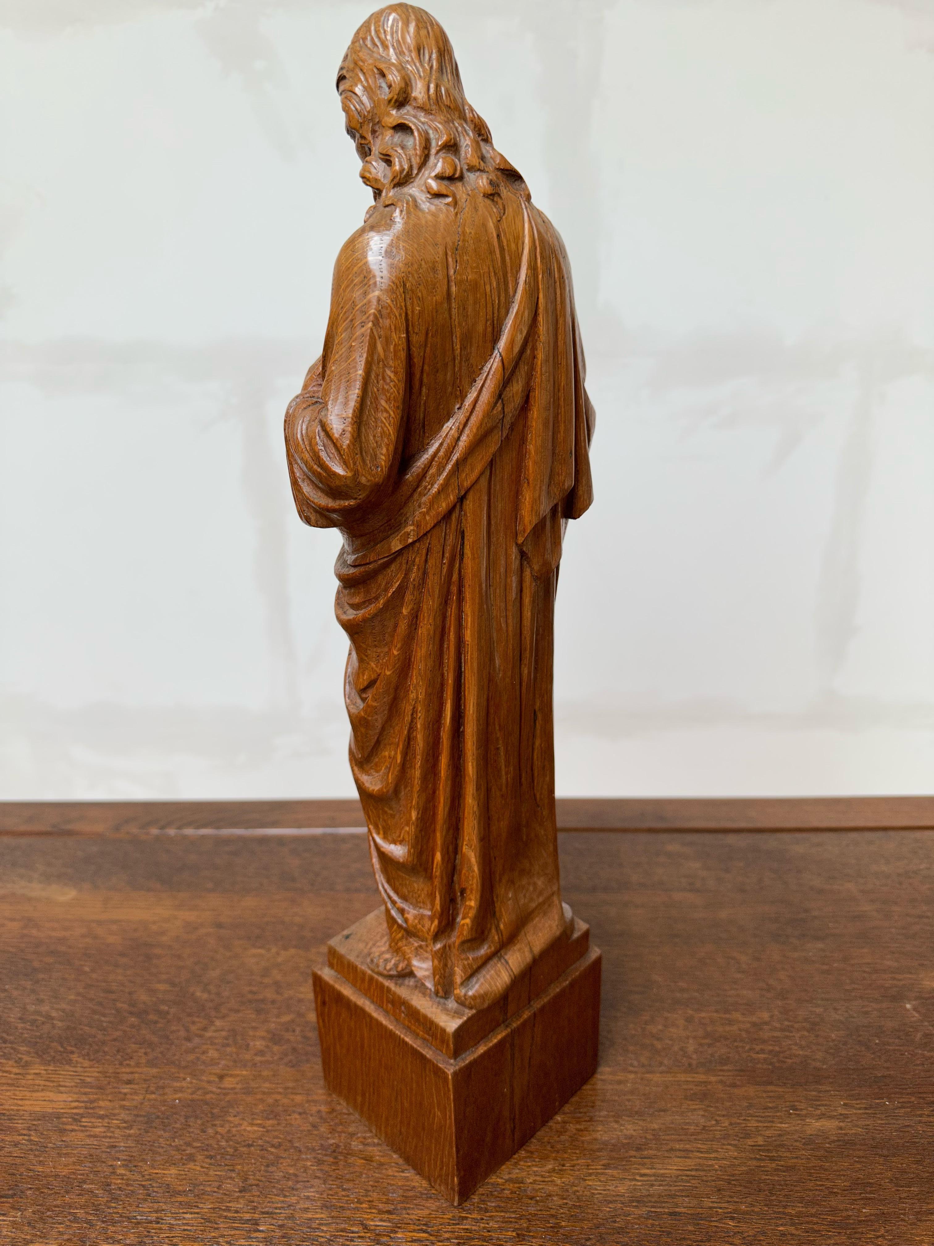 Unique and Hand Carved Early 1900s Tiger Oak Sacred Heart of Christ Sculpture For Sale 4