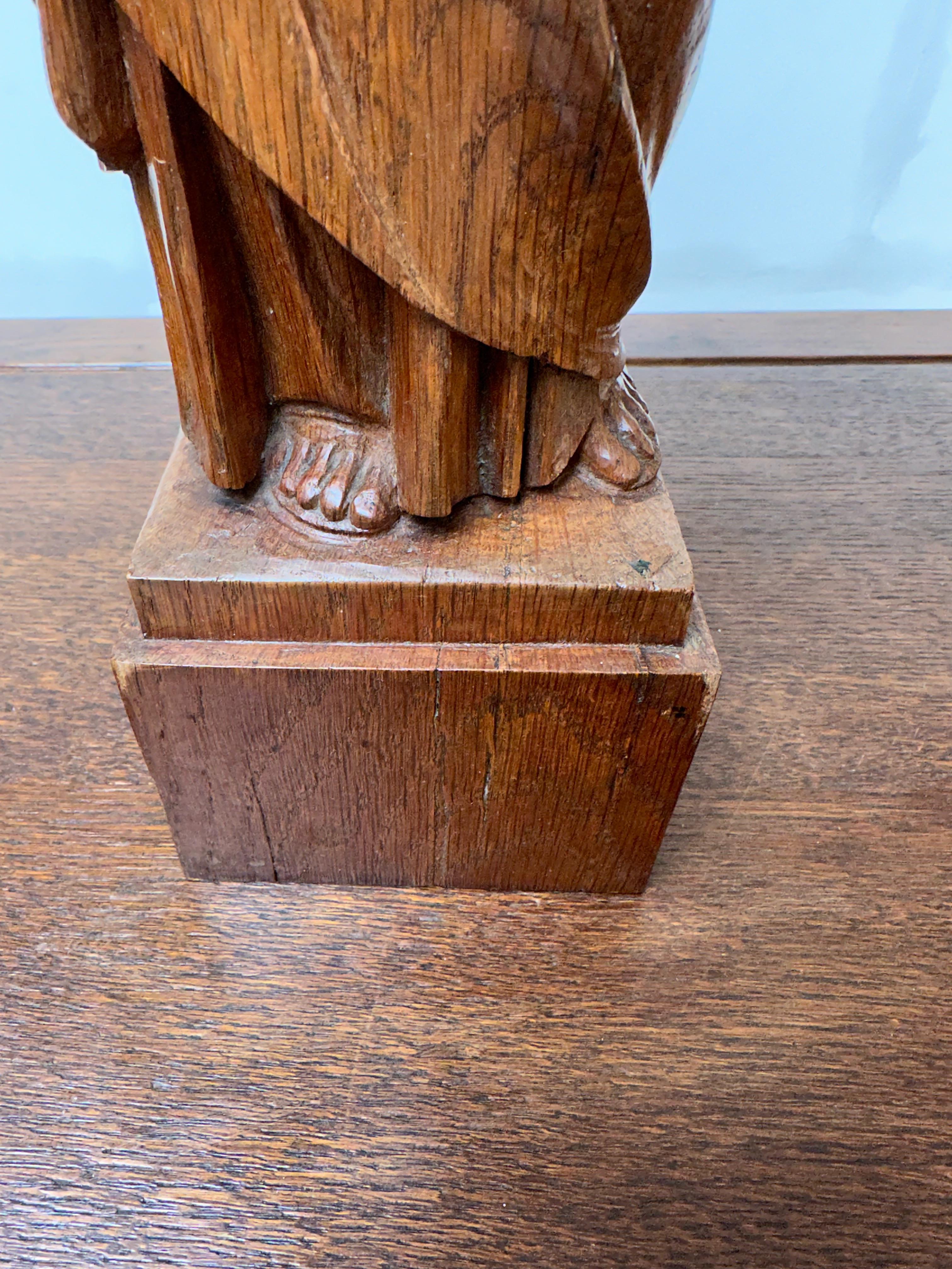 Unique and Hand Carved Early 1900s Tiger Oak Sacred Heart of Christ Sculpture For Sale 10