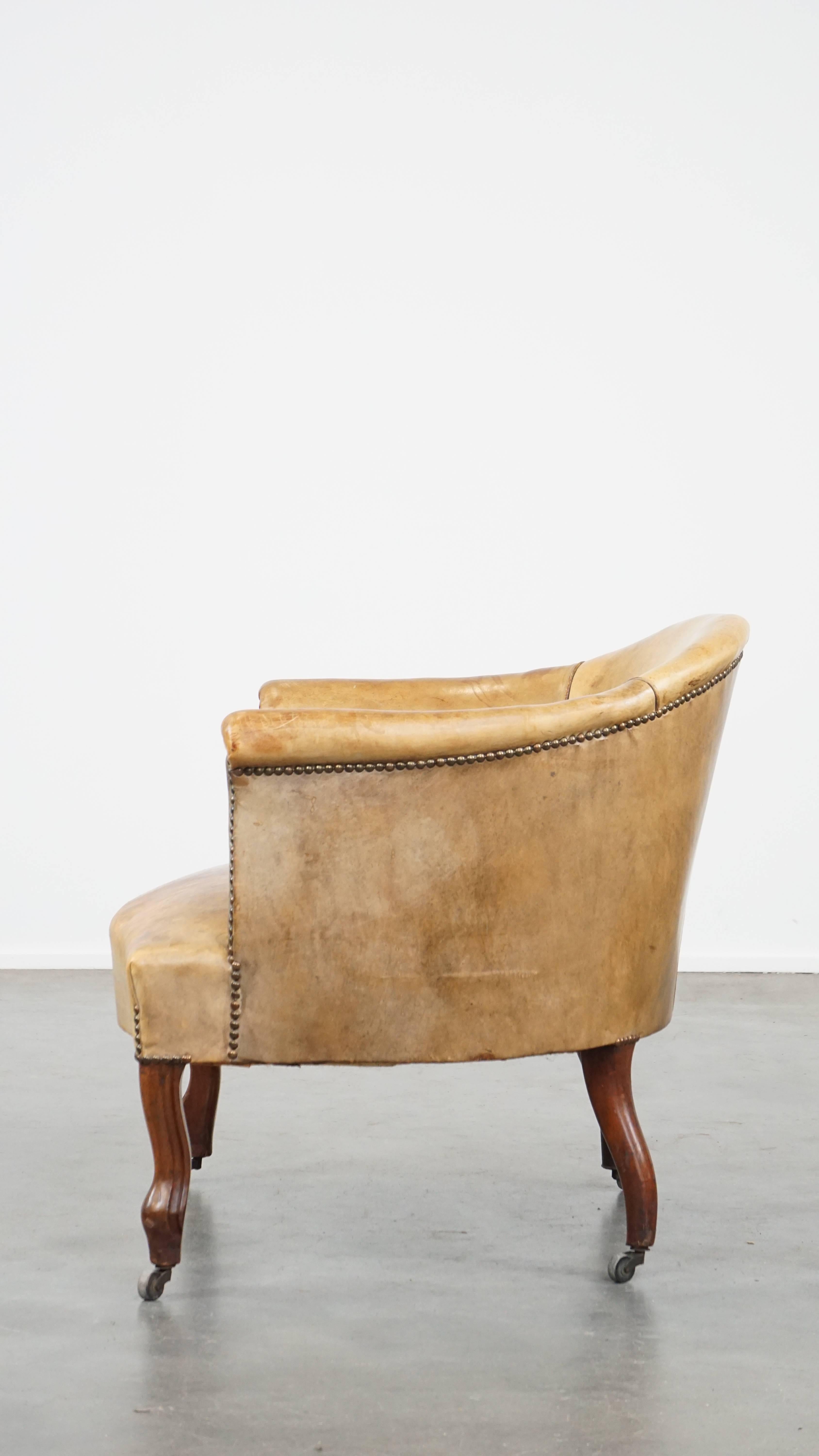 XIXe siècle Fauteuil unique et très charmant en peau de mouton ancien sur roues en vente