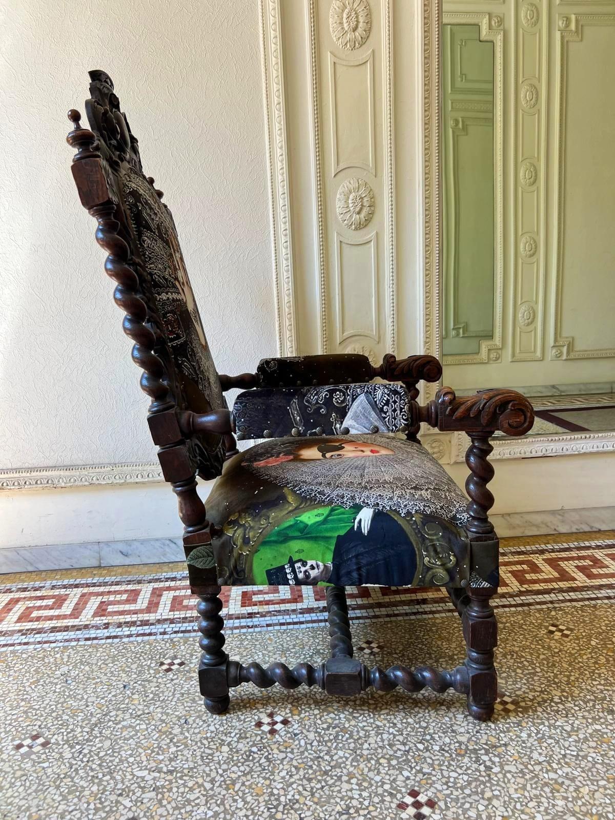Sillón Único y Grande de Roble Tallado en Tela Moderna al Estilo de Luis XIII siglo XIX en venta