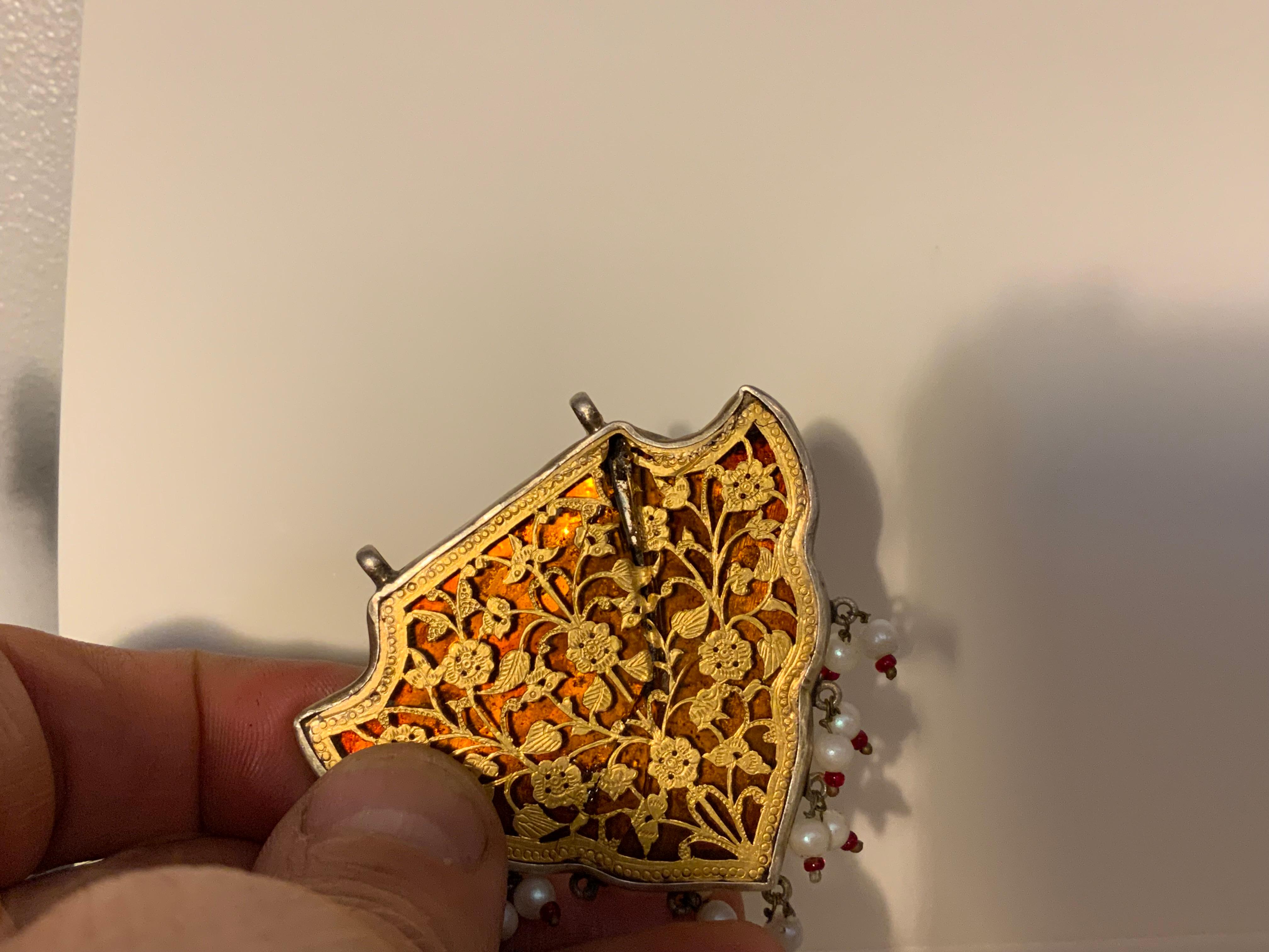 20ième siècle Unique et grand pendentif Thewa - Rajasthan, fin 19e - début 20e siècle en vente