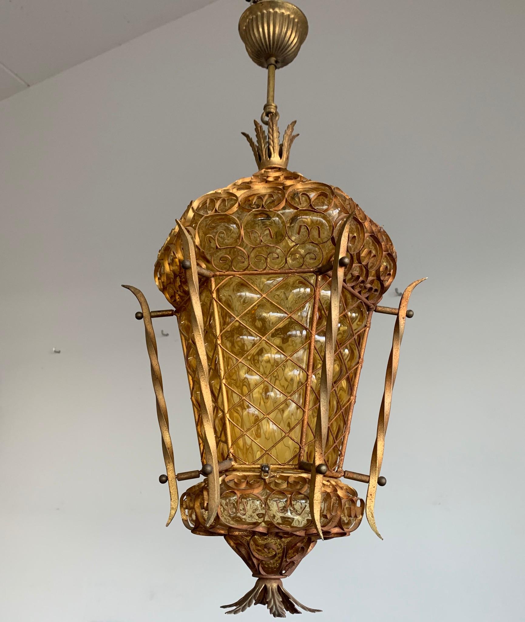Unique and Large Venetian Pendant, Mouth Blown Glass in Gold Painted Metal Frame In Good Condition For Sale In Lisse, NL