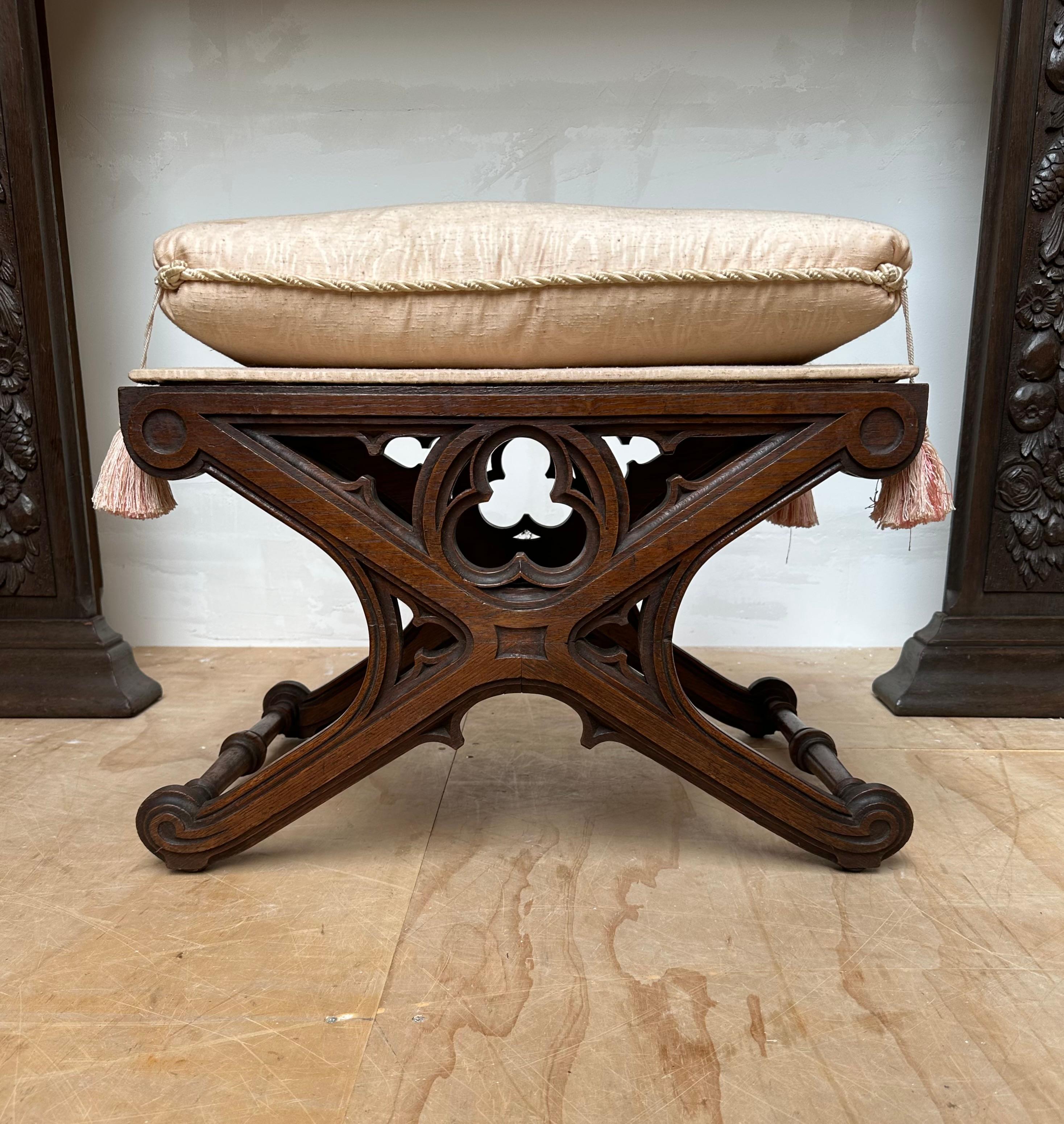 Unique and Quality Carved Gothic Revival Oak Church Stool Seat, 19th Century  For Sale 7