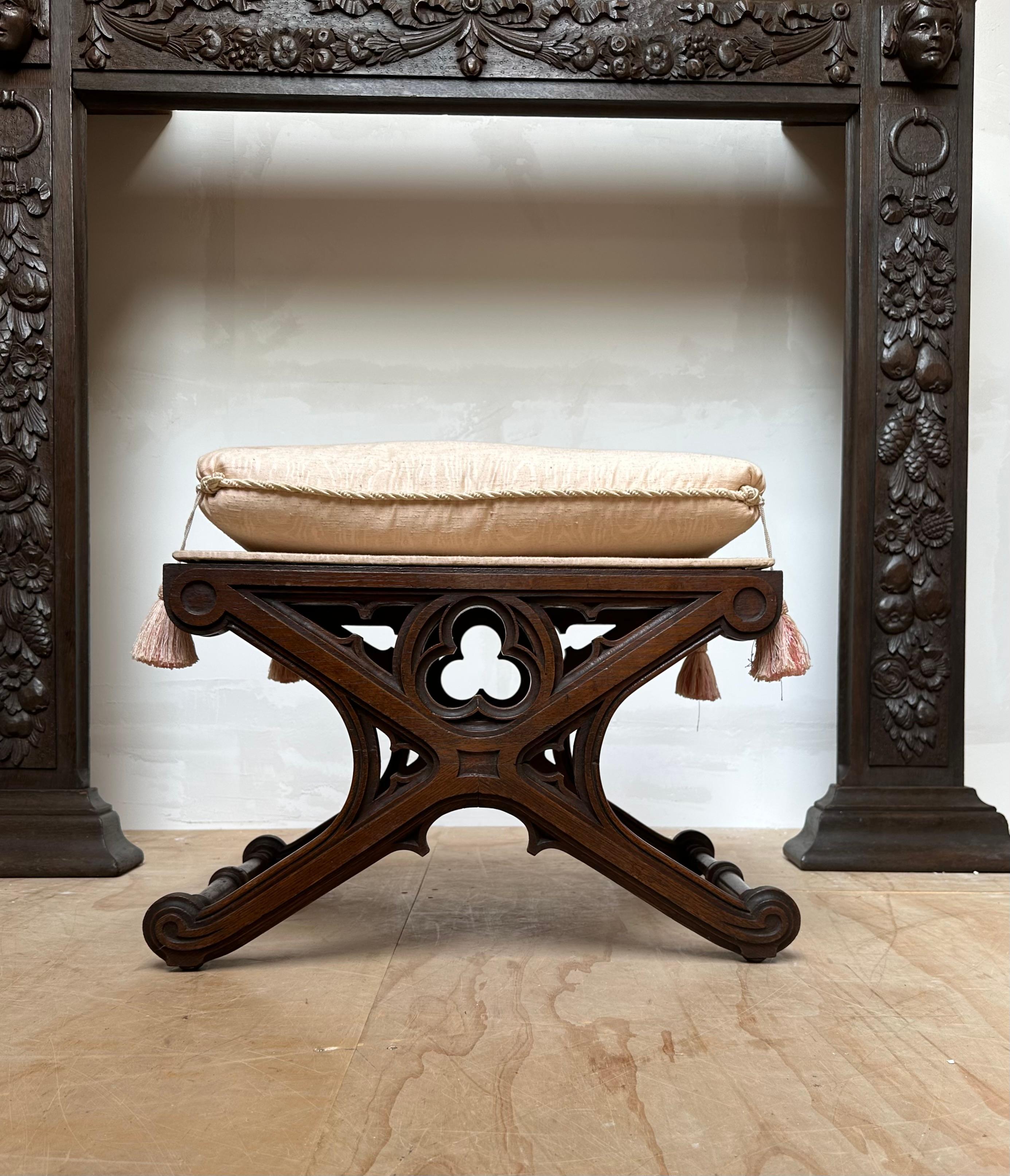Unique and Quality Carved Gothic Revival Oak Church Stool Seat, 19th Century  For Sale 12