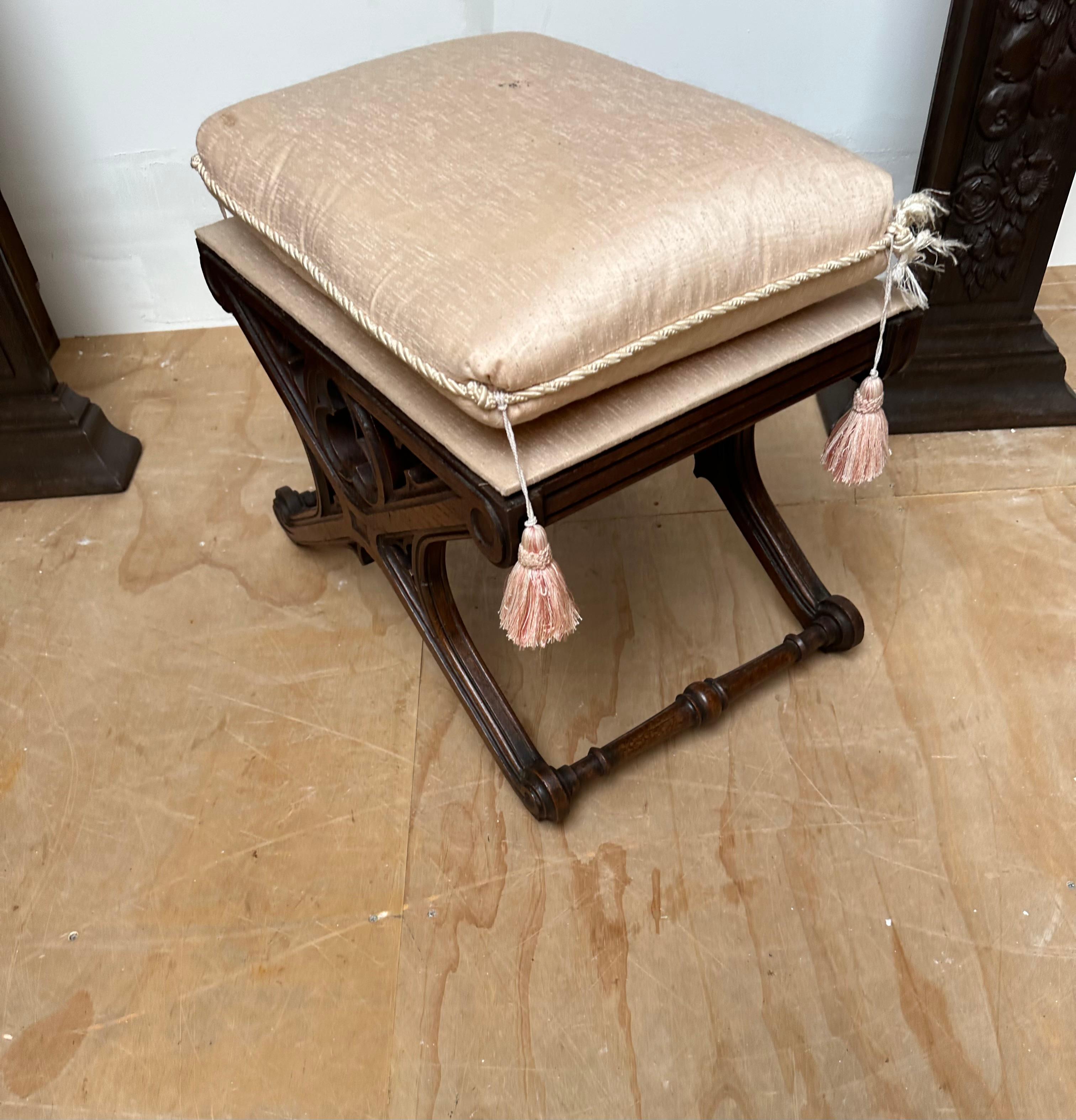Unique and Quality Carved Gothic Revival Oak Church Stool Seat, 19th Century  For Sale 14