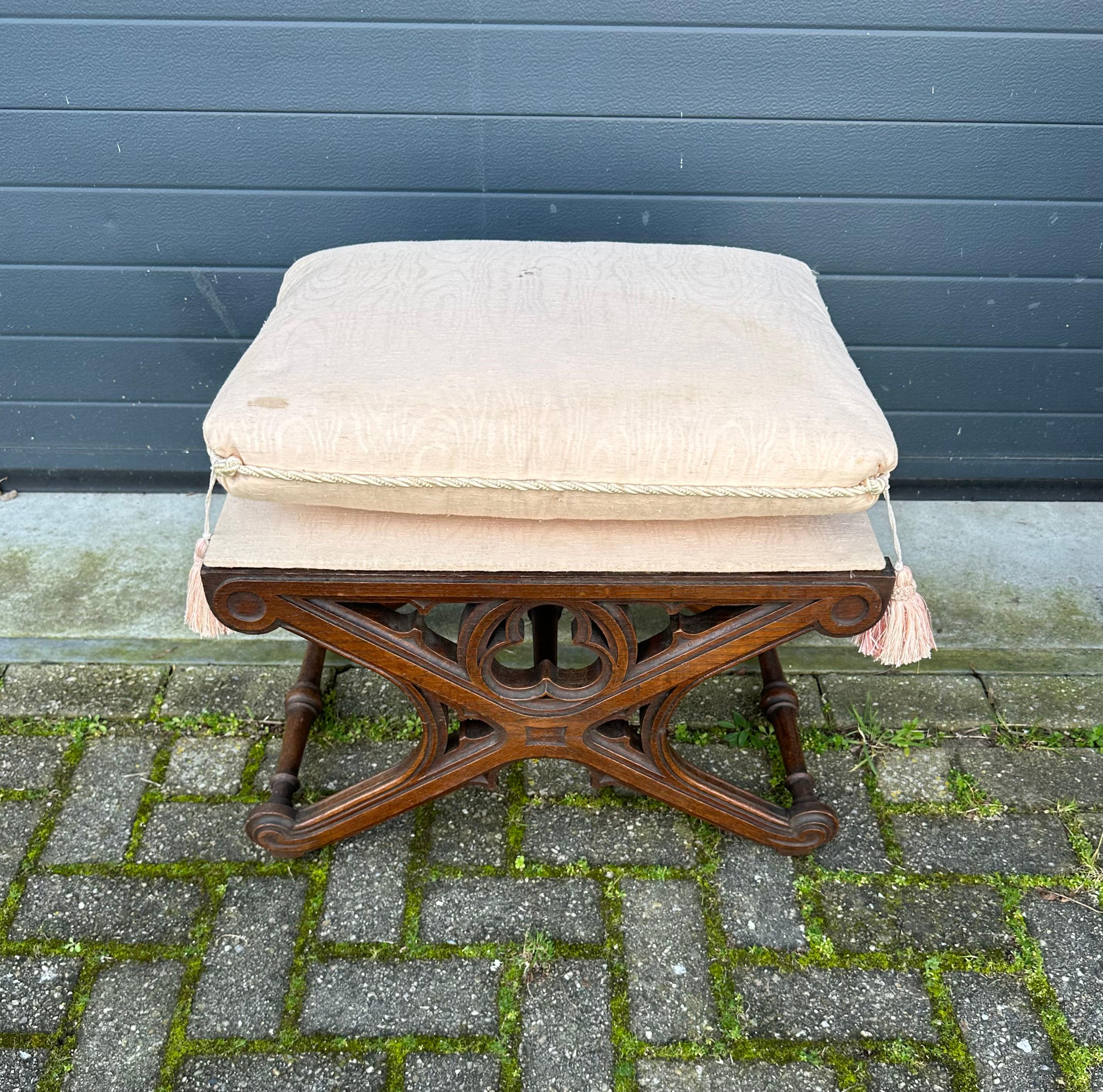 Unique and Quality Carved Gothic Revival Oak Church Stool Seat, 19th Century  For Sale 2