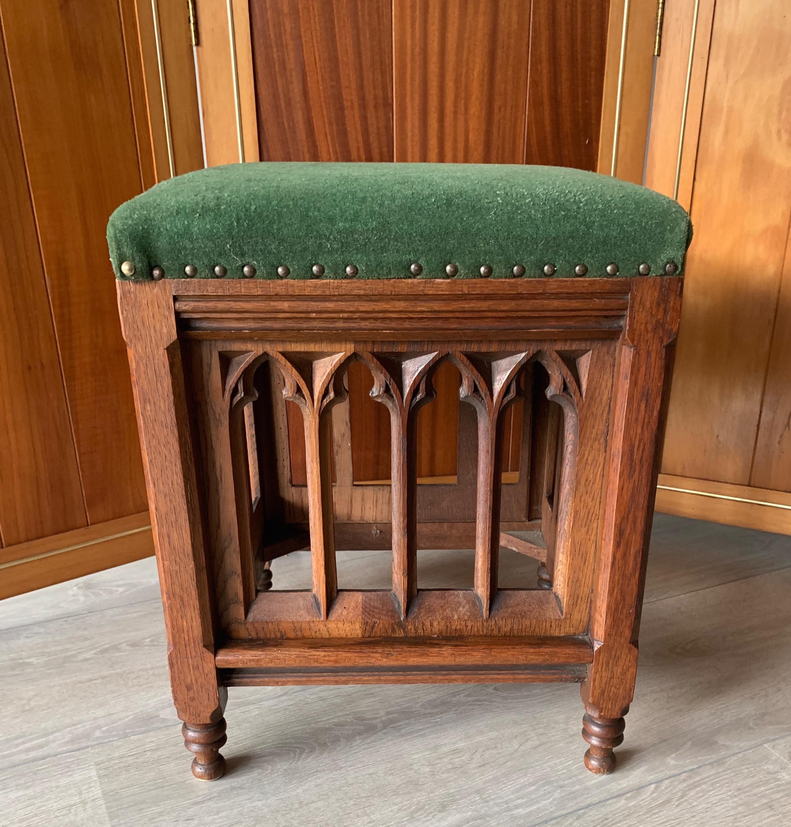 Unique and Quality Carved Gothic Revival Oak Church Stool Seat w. Velvet Seating 5