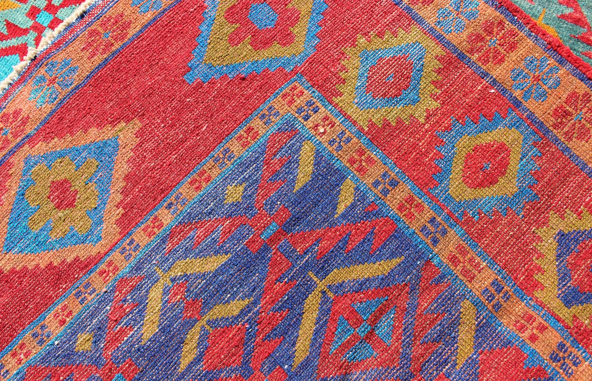 Einzigartiger und lebendiger türkischer Oushak-Teppich mit buntem und leuchtendem Diamantdesign im Angebot 4