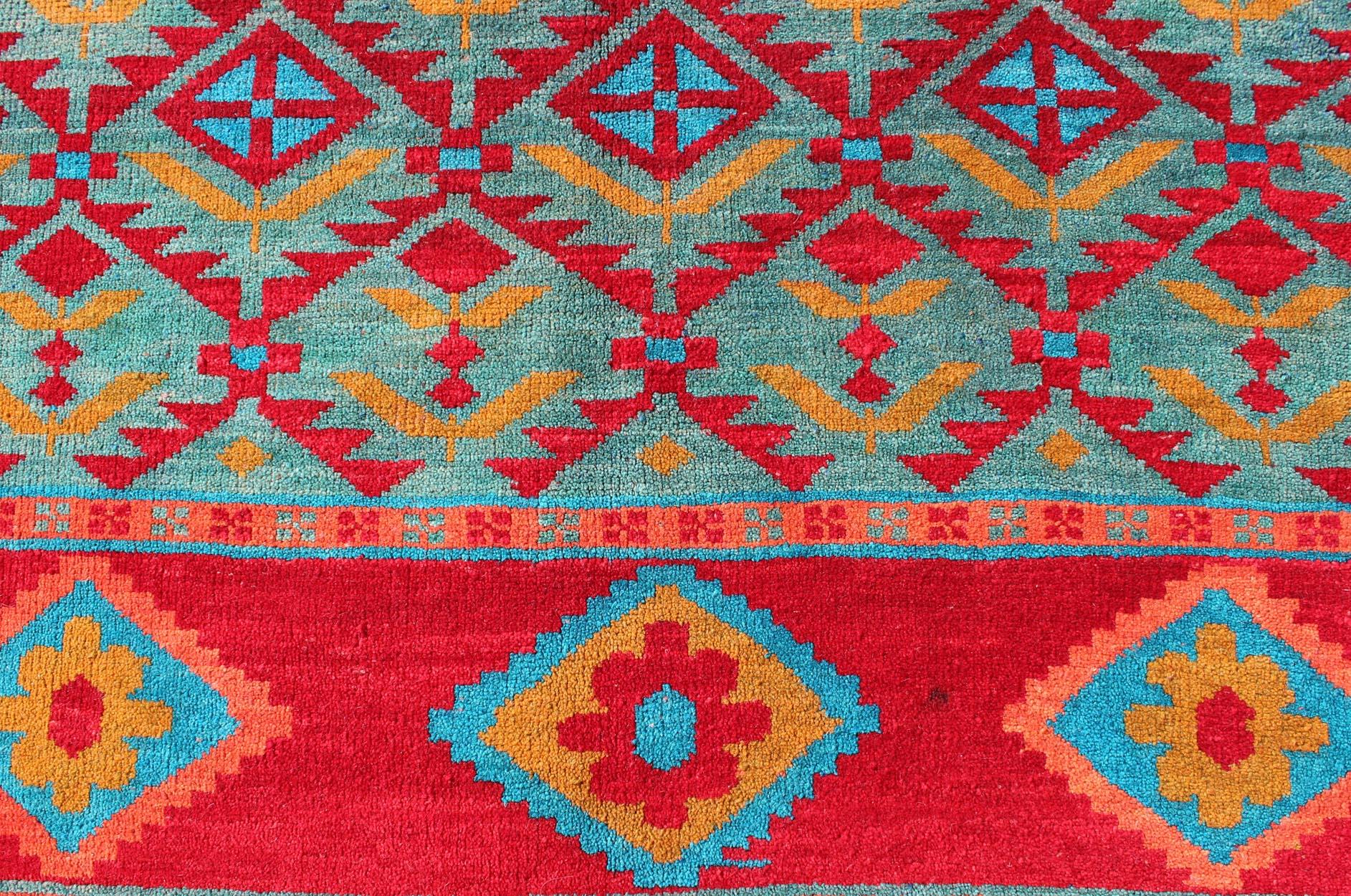 Einzigartiger und lebendiger türkischer Oushak-Teppich mit buntem und leuchtendem Diamantdesign im Angebot 1