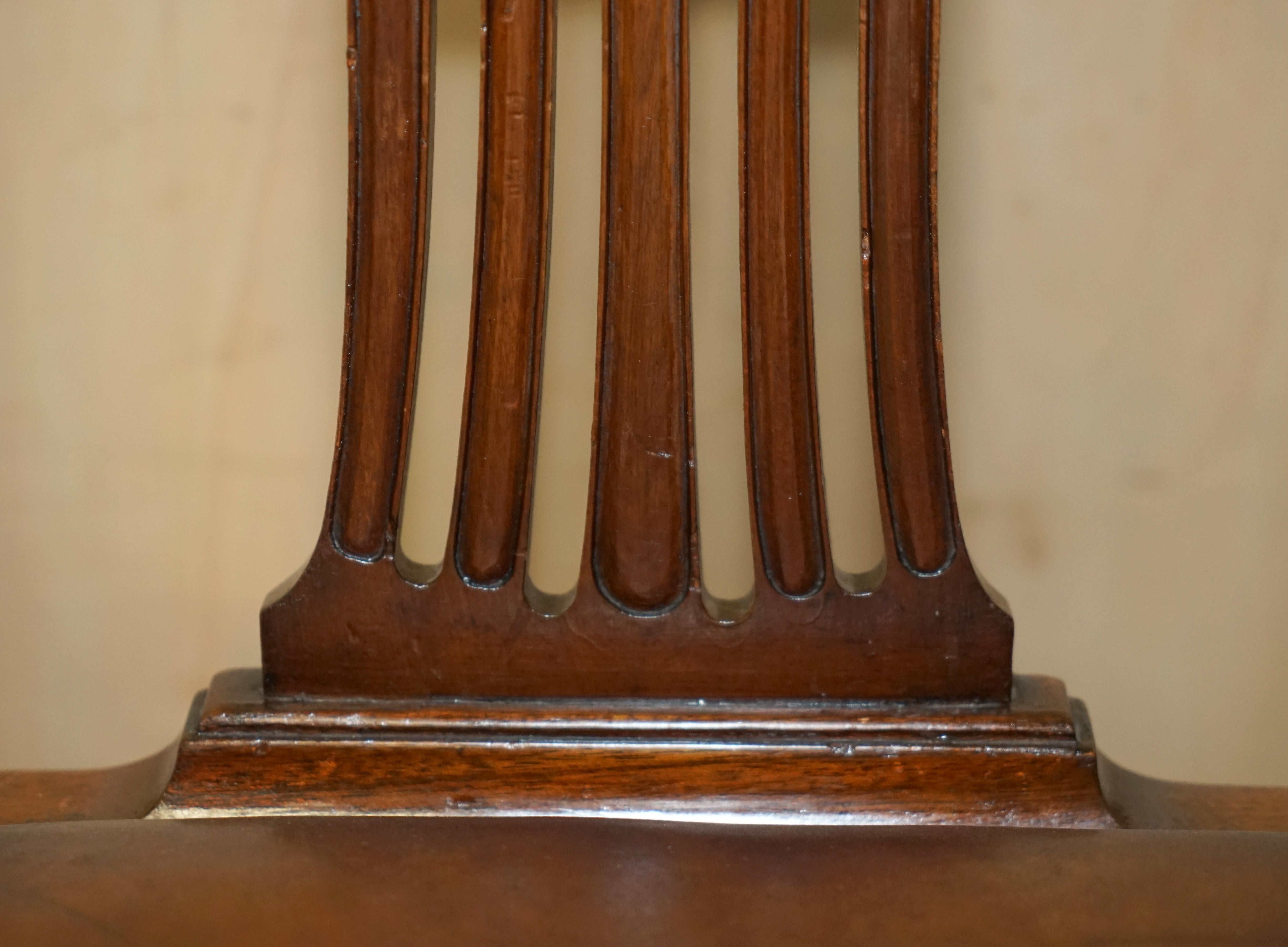 Cuir Unique Antique 1880 George Hepplewhite Wheatgrass Captains Chair Brown Leather en vente