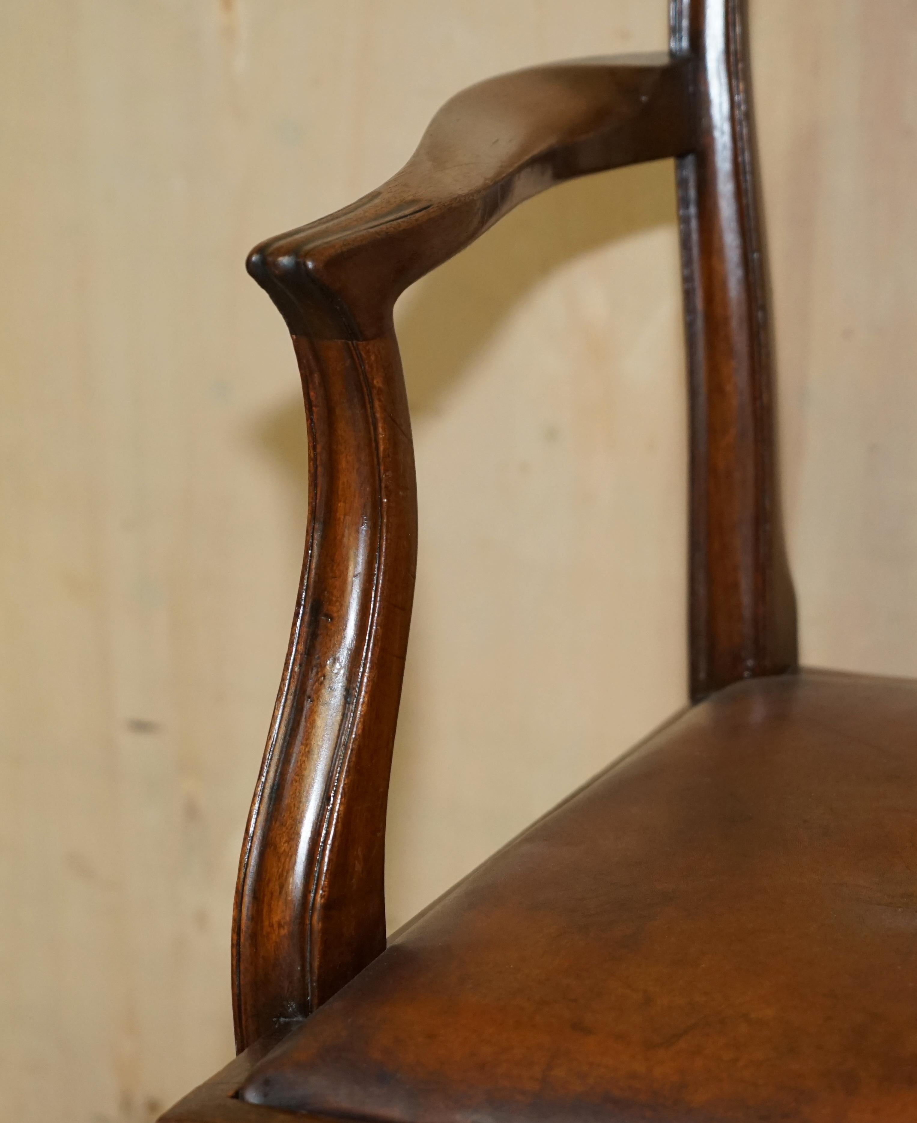 Unique Antique 1880 George Hepplewhite Wheatgrass Captains Chair Brown Leather en vente 1
