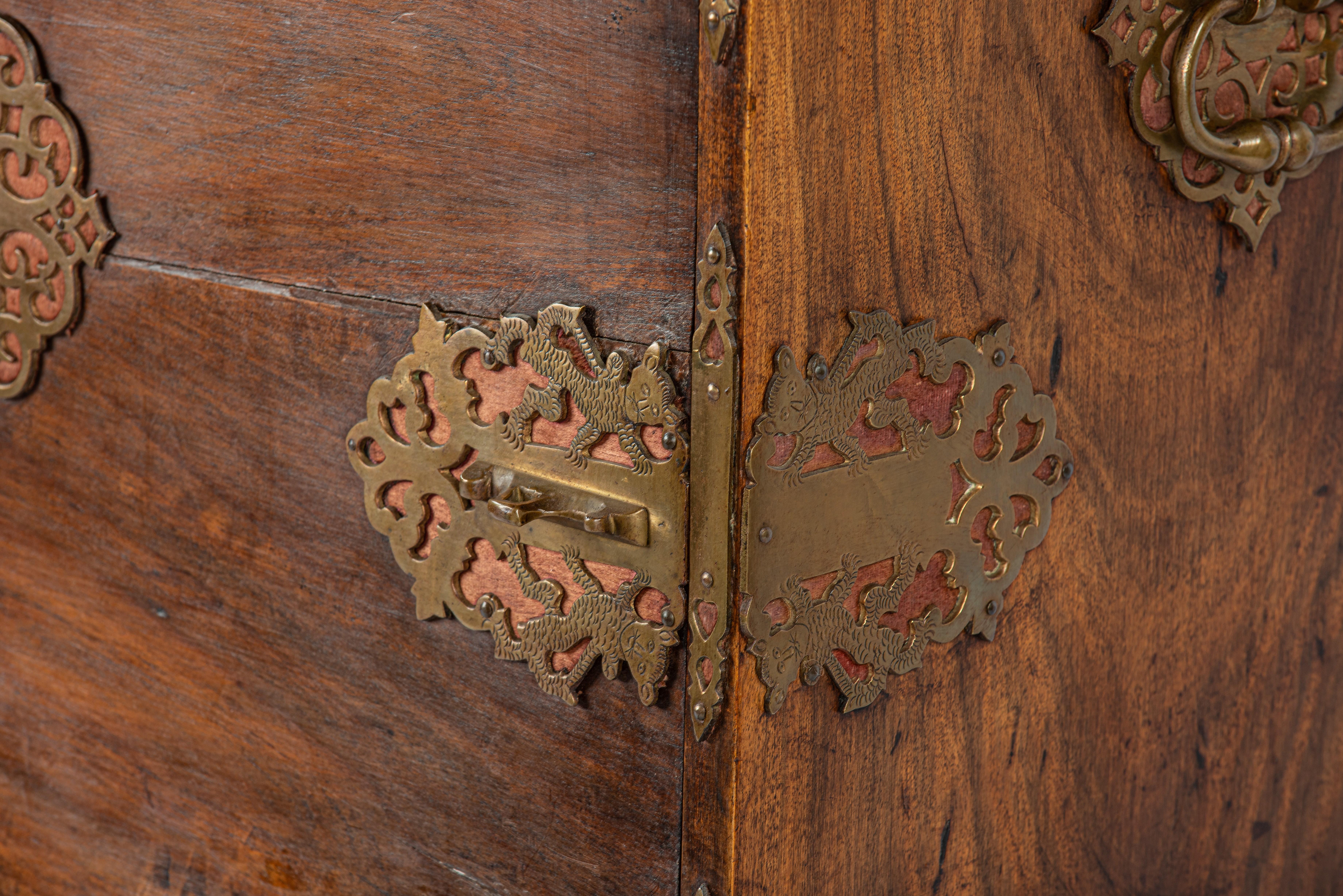 Unique Antique 19th Century Spanish Renaissance Bargueño in Solid Chestnut Wood For Sale 7