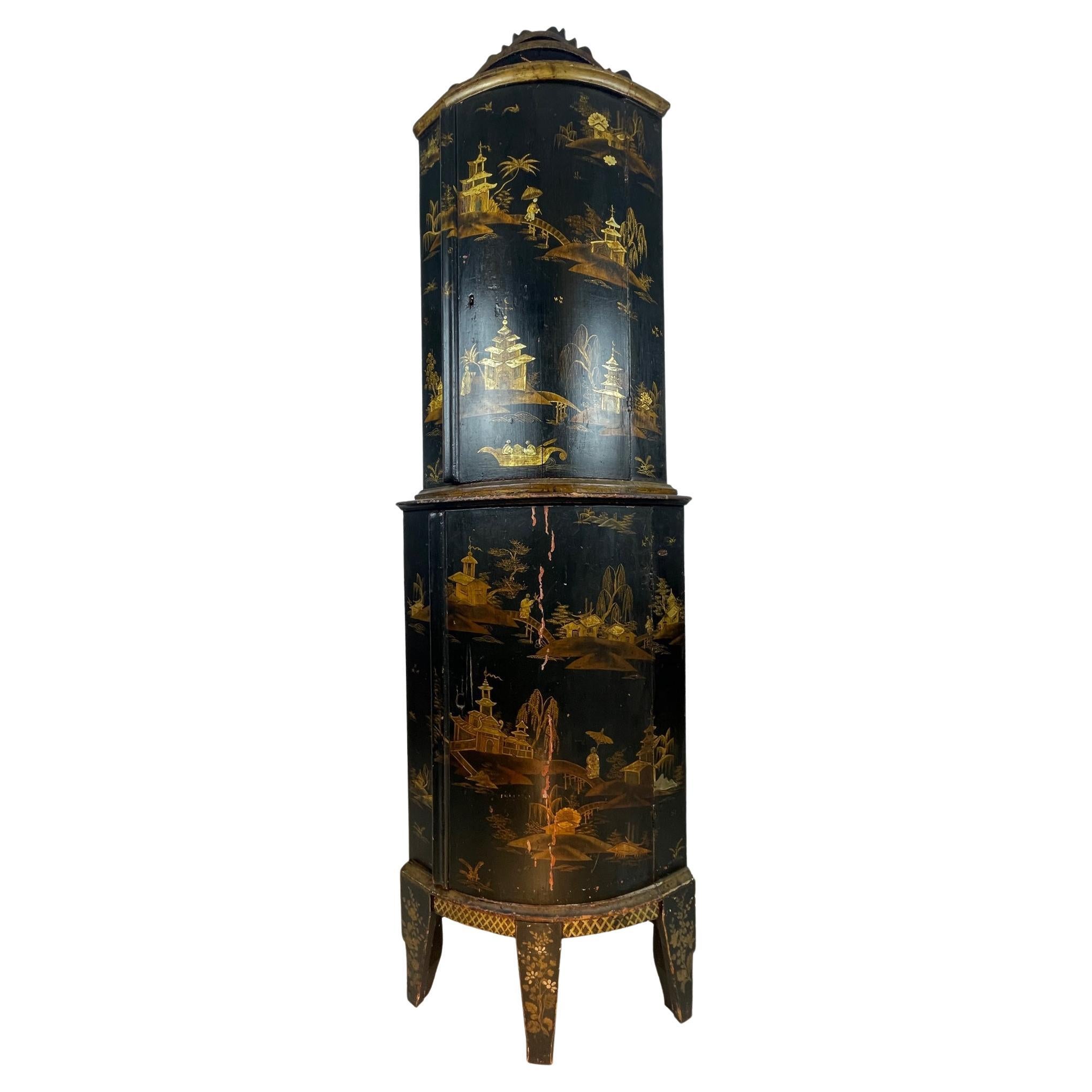 Unique Antique Chinese Corner Cabinet, 19th Century Chinoise Cabinet